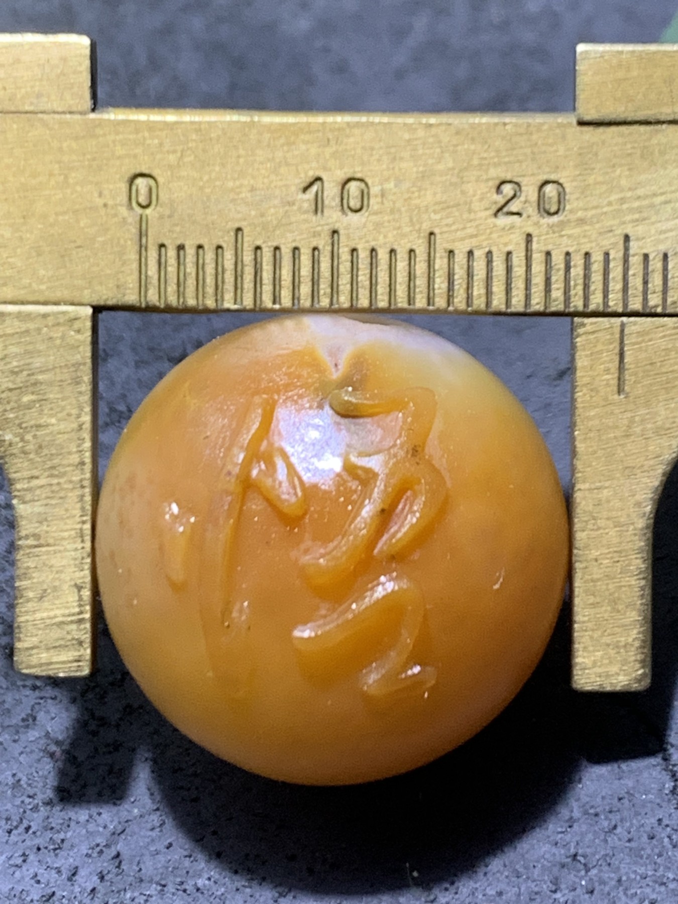 精美高玉化亚光原皮战国红玛瑙手工俏色巧雕悟字珠一个