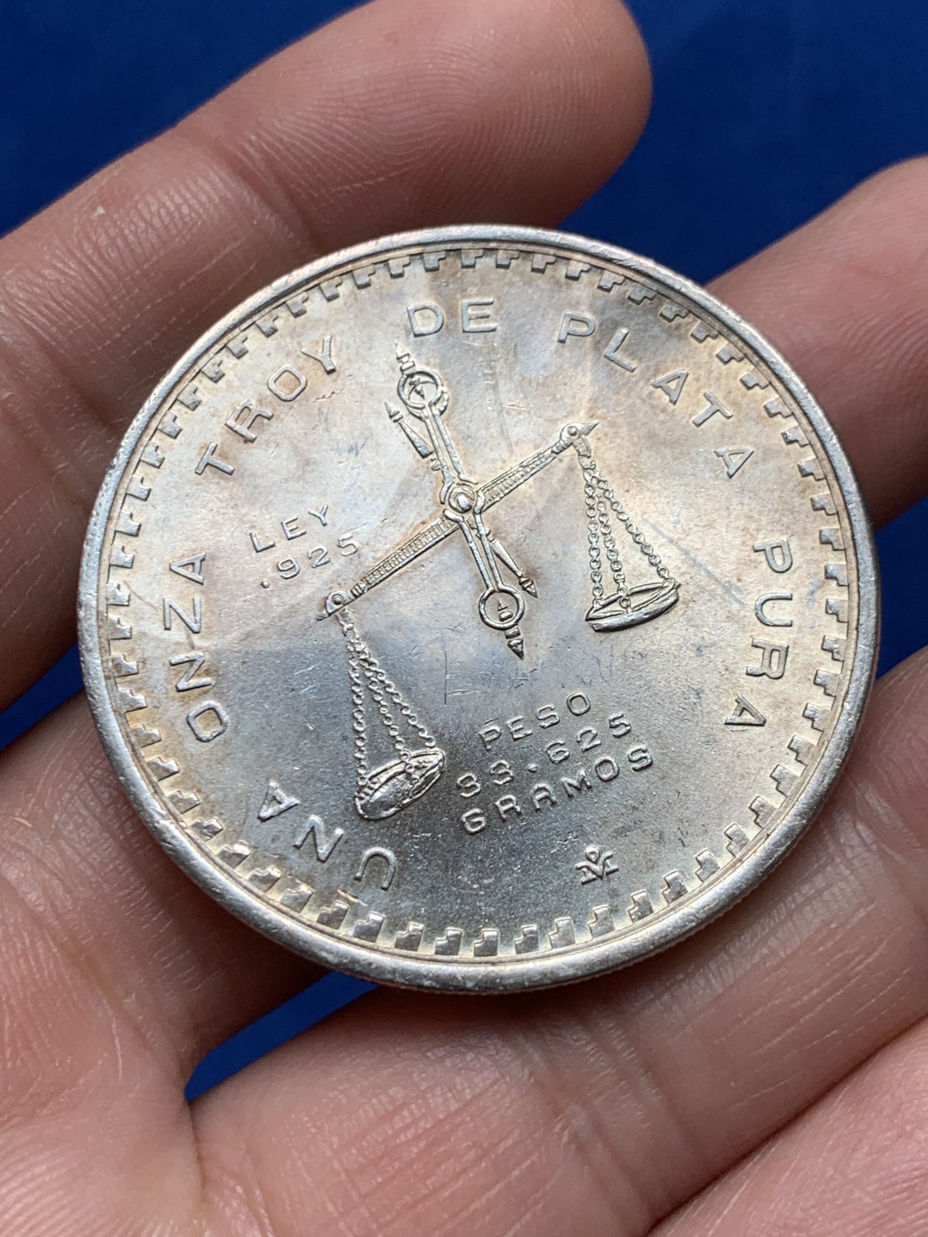 《竞宝斋》第263场-周日，周一 2场连拍 (全场包邮) 墨西哥1979铸币机天平大银币 925银 33.6克