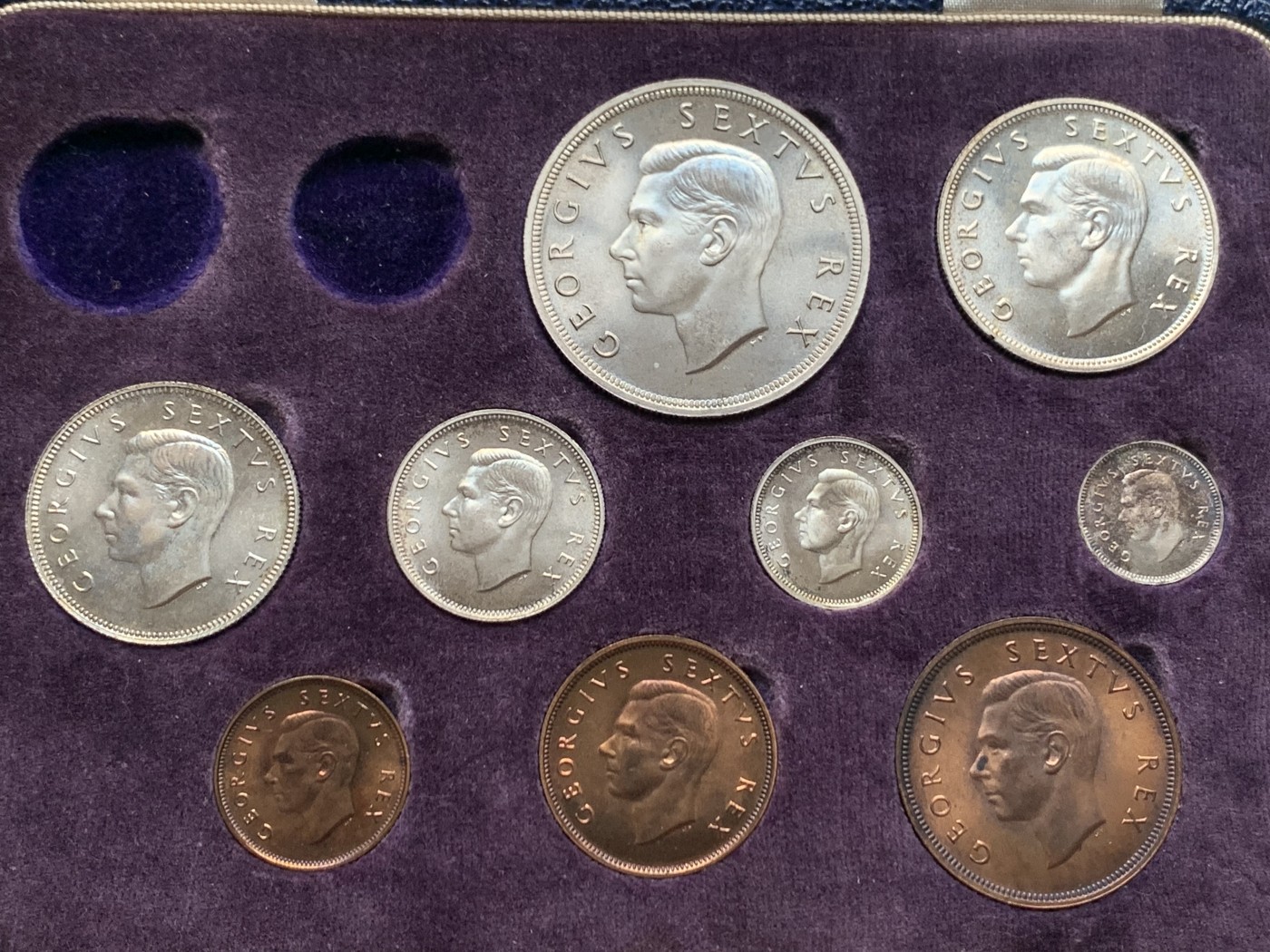 《竞宝斋》第264场-周日，周一 2场连拍 (全场包邮) 1952开普敦建立300周年纪念精制套币 6银3铜 主币状态非常好 潜力币 细节见图