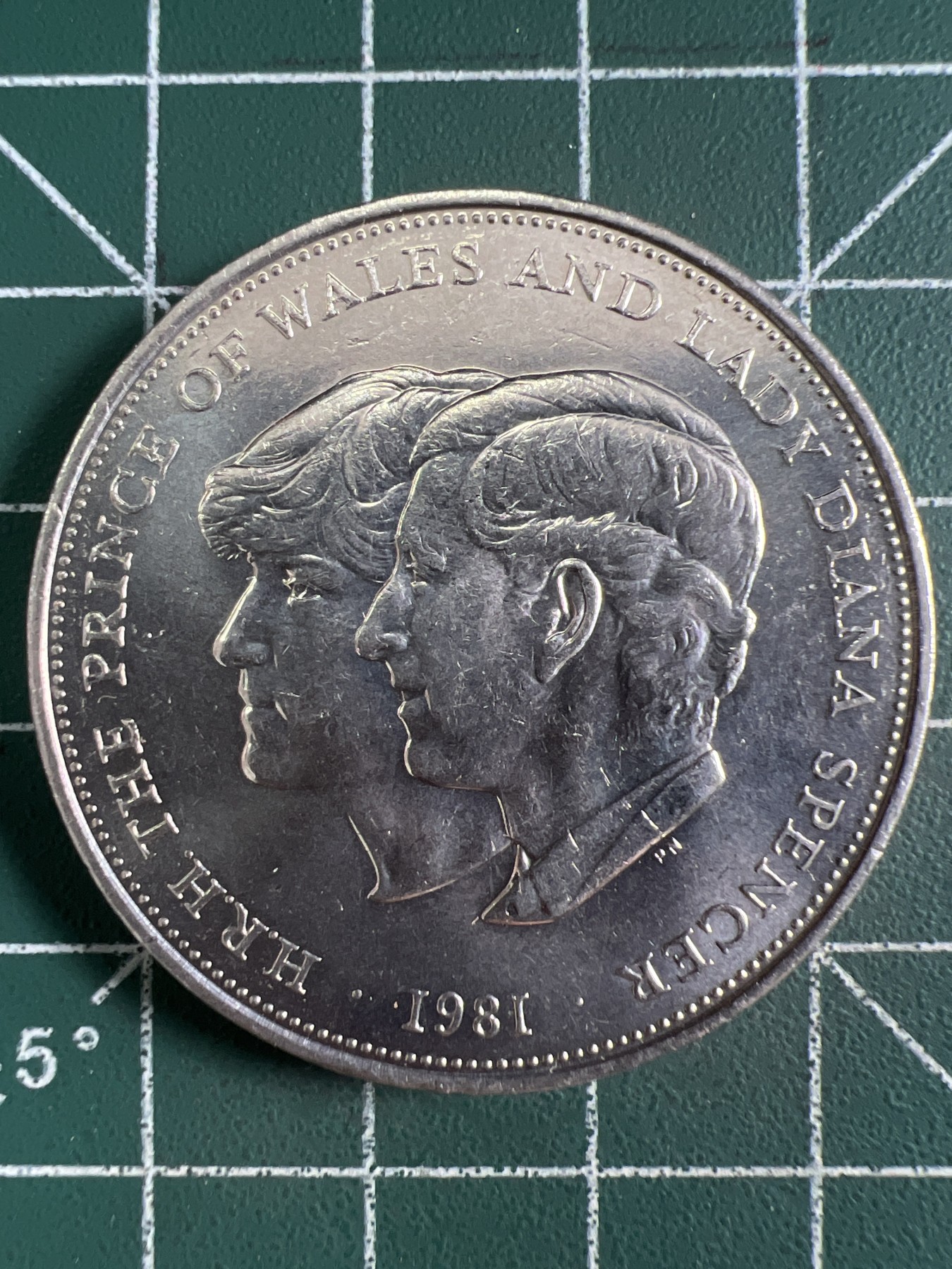 第590期 硬币专场 （无押金，捡漏，全场50包邮，偏远地区除外，接收代拍业务） 英国戴安娜查尔斯大克朗纪念币