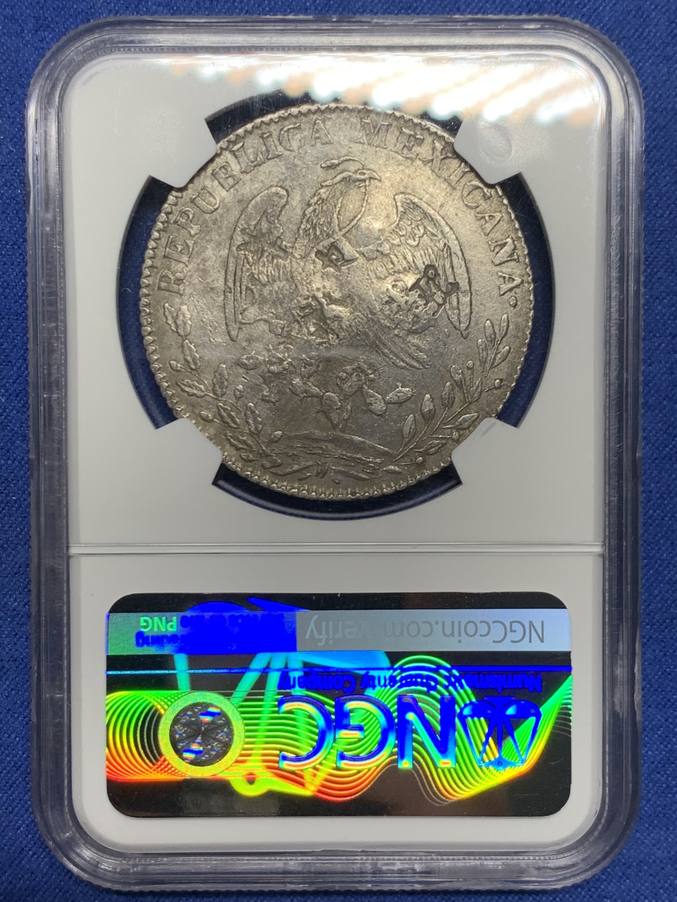 《竞宝斋》第264场-周日，周一 2场连拍 (全场包邮) NGC VF 墨西哥联邦共和国 1849 Go PF 8R 鹰洋 在华流通版本 带戳记银币(.903) 瓜纳华托造币厂 27.07克  厚重历史韵味流通币 极有可能是作为战争赔款流入欧洲的一枚 戳记最显眼的是一个“杀”字戳记 霸气外露  盒子侧面有裂纹