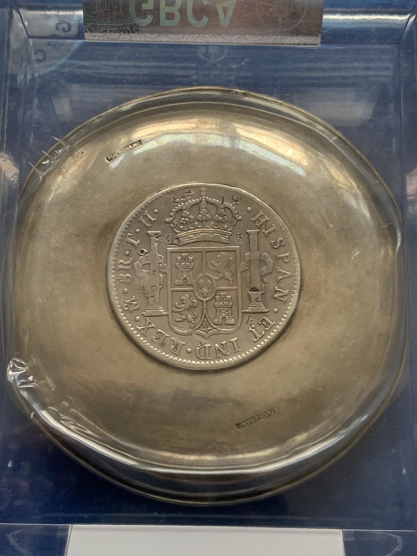 《竞宝斋》第264场-周日，周一 2场连拍 (全场包邮) 公博 美80 民国嵌银币银盘 67克 93MM 1805的地球双柱 8R 中西艺术结合的摆设作品 盒子非常大气 适合摆放