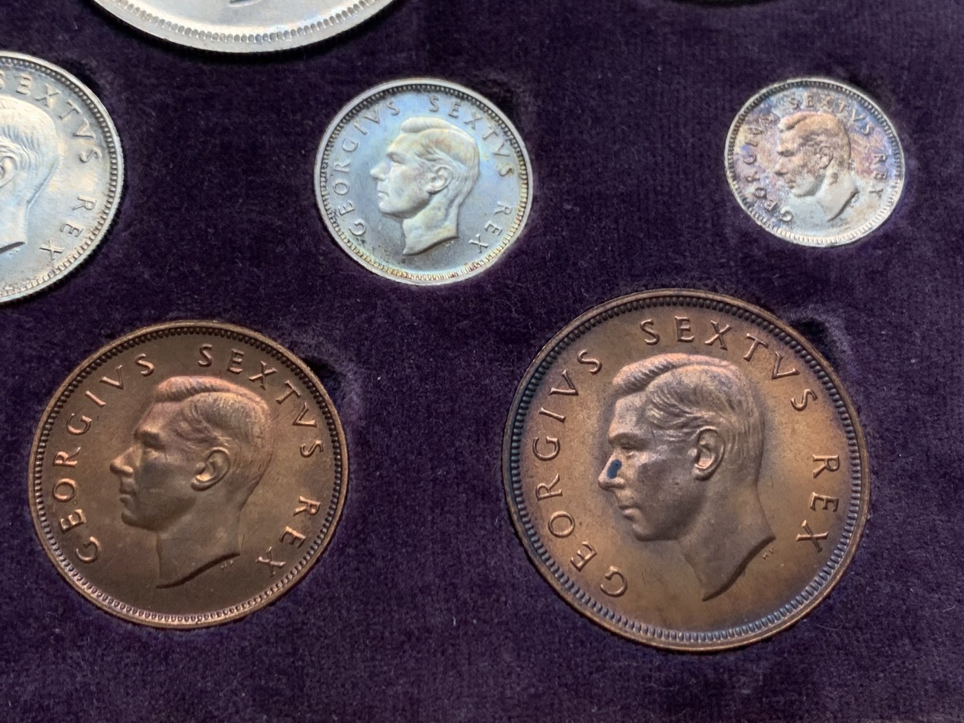 《竞宝斋》第264场-周日，周一 2场连拍 (全场包邮) 1952开普敦建立300周年纪念精制套币 6银3铜 主币状态非常好 潜力币 细节见图