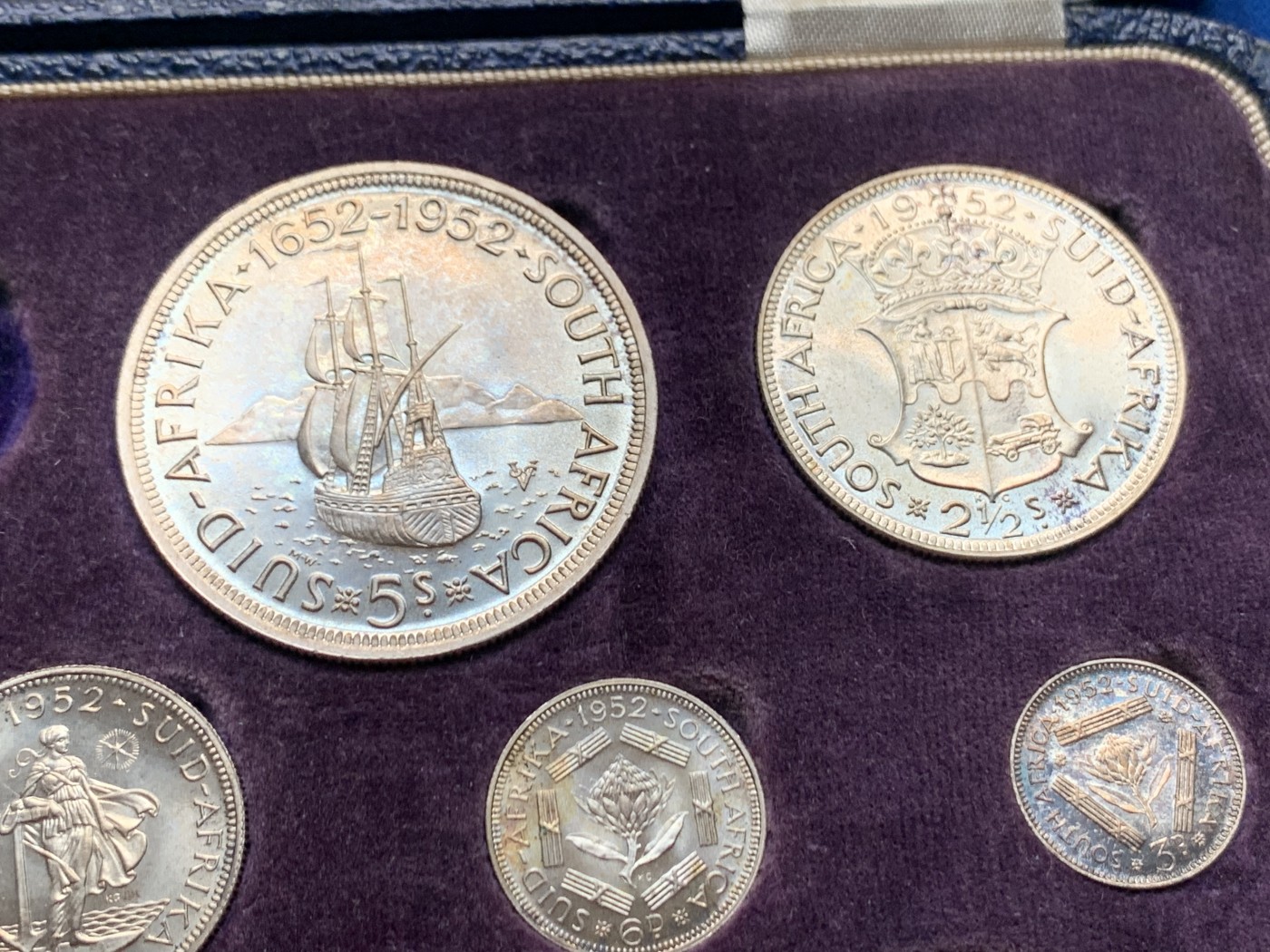 《竞宝斋》第264场-周日，周一 2场连拍 (全场包邮) 1952开普敦建立300周年纪念精制套币 6银3铜 主币状态非常好 潜力币 细节见图