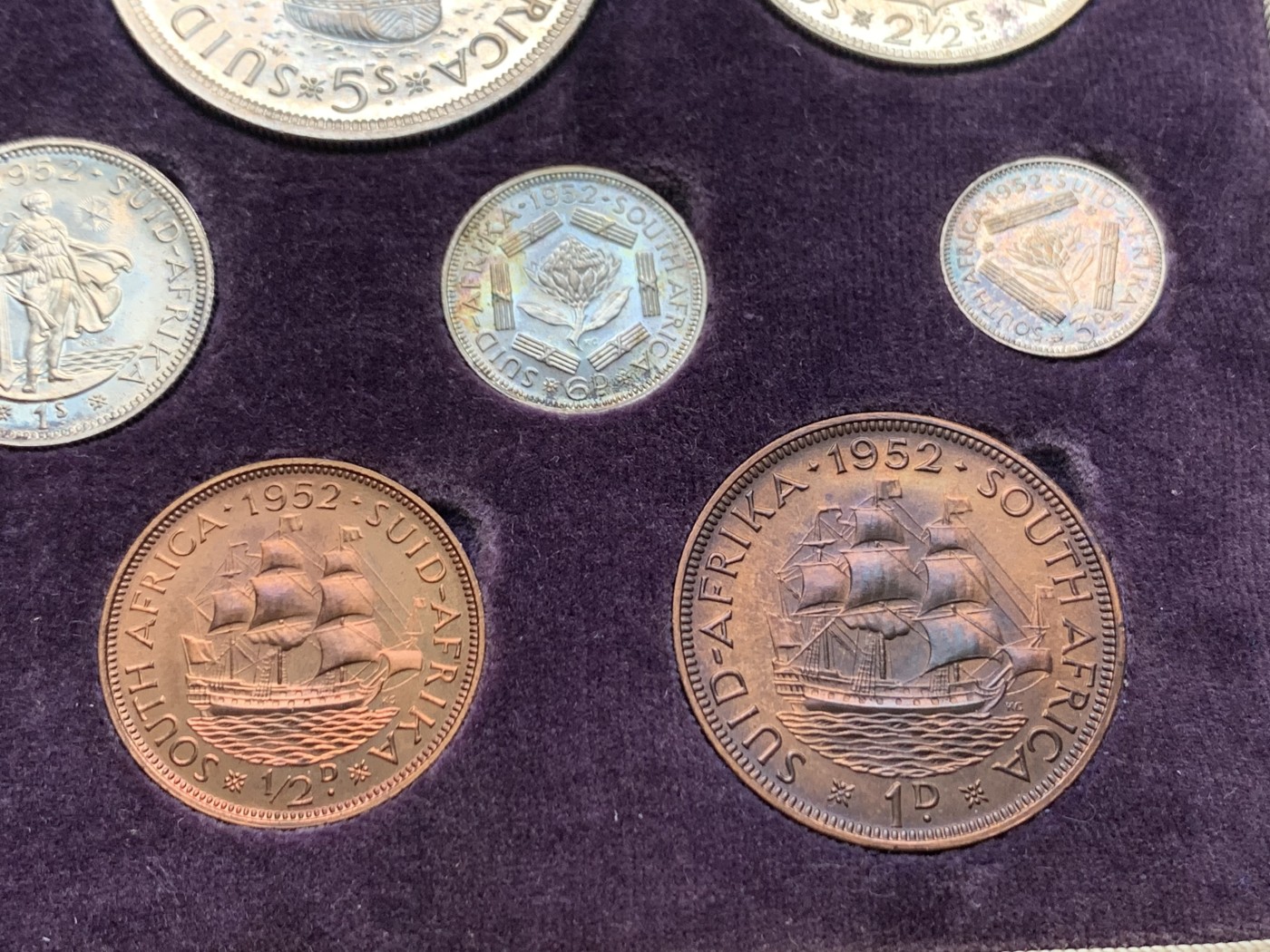 《竞宝斋》第264场-周日，周一 2场连拍 (全场包邮) 1952开普敦建立300周年纪念精制套币 6银3铜 主币状态非常好 潜力币 细节见图