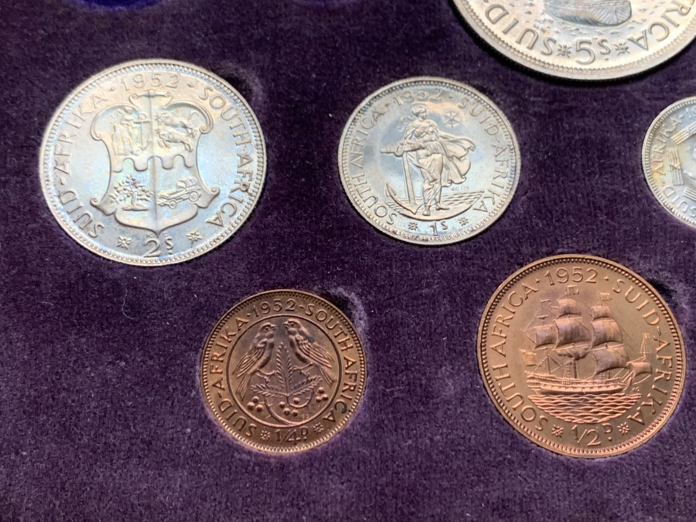 《竞宝斋》第264场-周日，周一 2场连拍 (全场包邮) 1952开普敦建立300周年纪念精制套币 6银3铜 主币状态非常好 潜力币 细节见图