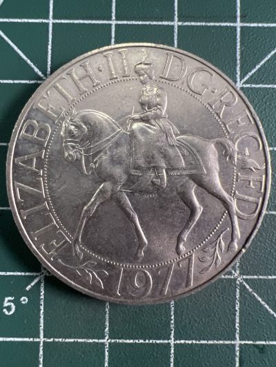 第592期 硬币专场 （无押金，捡漏，全场50包邮，偏远地区除外，接收代拍业务） - 英国1977年女王骑马克朗币