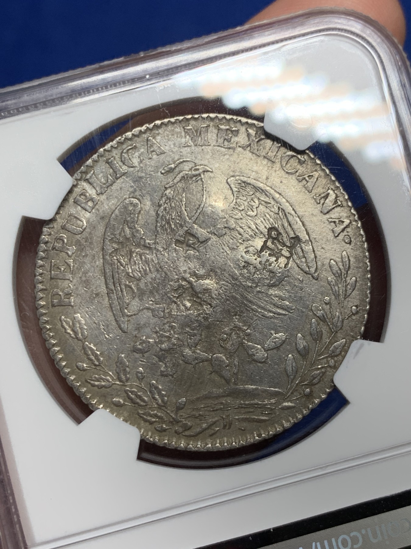 《竞宝斋》第264场-周日，周一 2场连拍 (全场包邮) NGC VF 墨西哥联邦共和国 1849 Go PF 8R 鹰洋 在华流通版本 带戳记银币(.903) 瓜纳华托造币厂 27.07克  厚重历史韵味流通币 极有可能是作为战争赔款流入欧洲的一枚 戳记最显眼的是一个“杀”字戳记 霸气外露  盒子侧面有裂纹