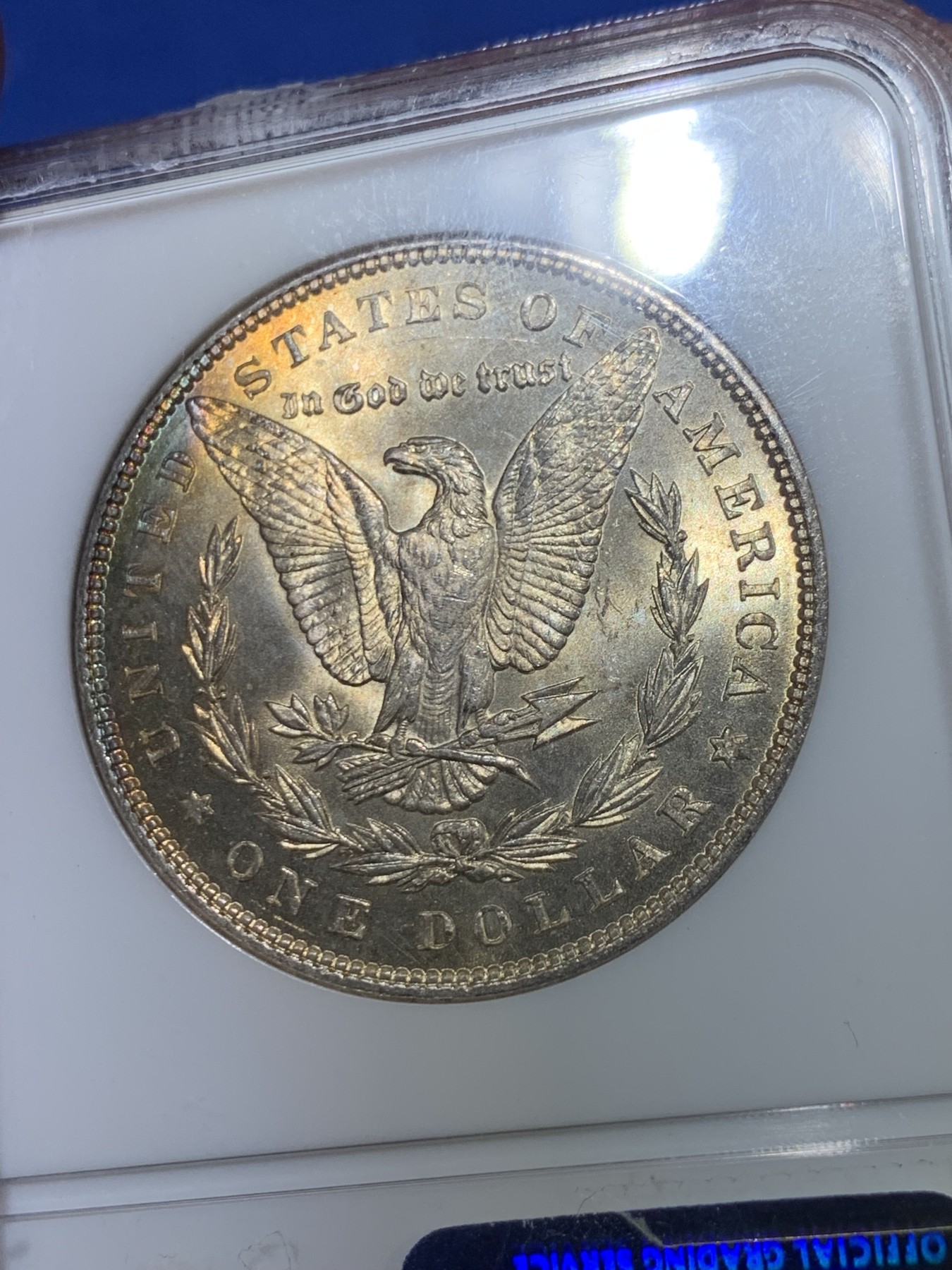 《竞宝斋》第264场-周日，周一 2场连拍 (全场包邮) NGC MS64 美国1888年摩根银币P版，月牙彩非常漂亮，1888吉祥年份吉祥寓意要发发发，N经典小白盒老盒严评无官网图，状态和品质不输现在的65分，市场上比较少见年份版本。