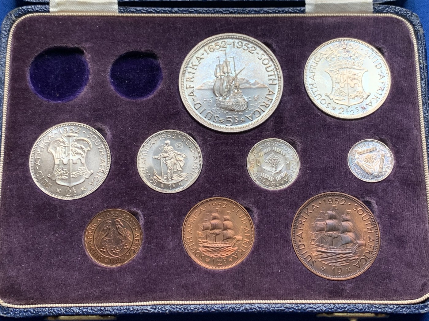 《竞宝斋》第264场-周日，周一 2场连拍 (全场包邮) 1952开普敦建立300周年纪念精制套币 6银3铜 主币状态非常好 潜力币 细节见图