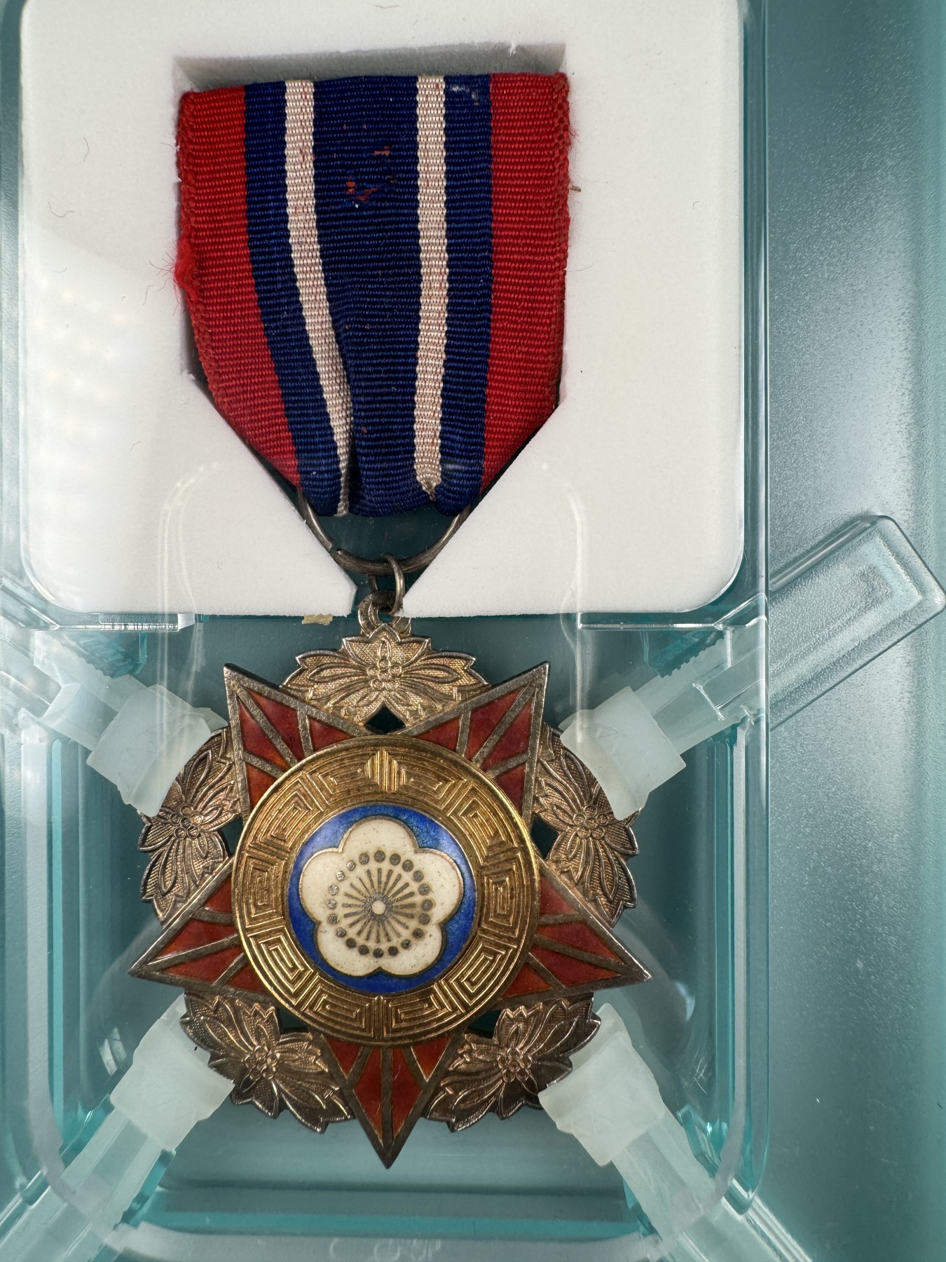 秋玥章舍第二期 25.陆海空军奖章甲种二等（国3303）