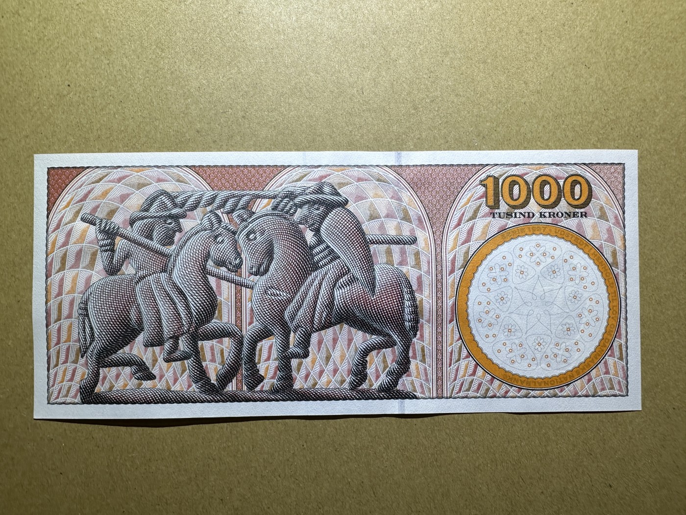 《张总收藏》149期-五一外币小高货场 丹麦1000克朗 UNC 2006年浮雕版 丹麦画家安娜·安切尔夫妇 无47