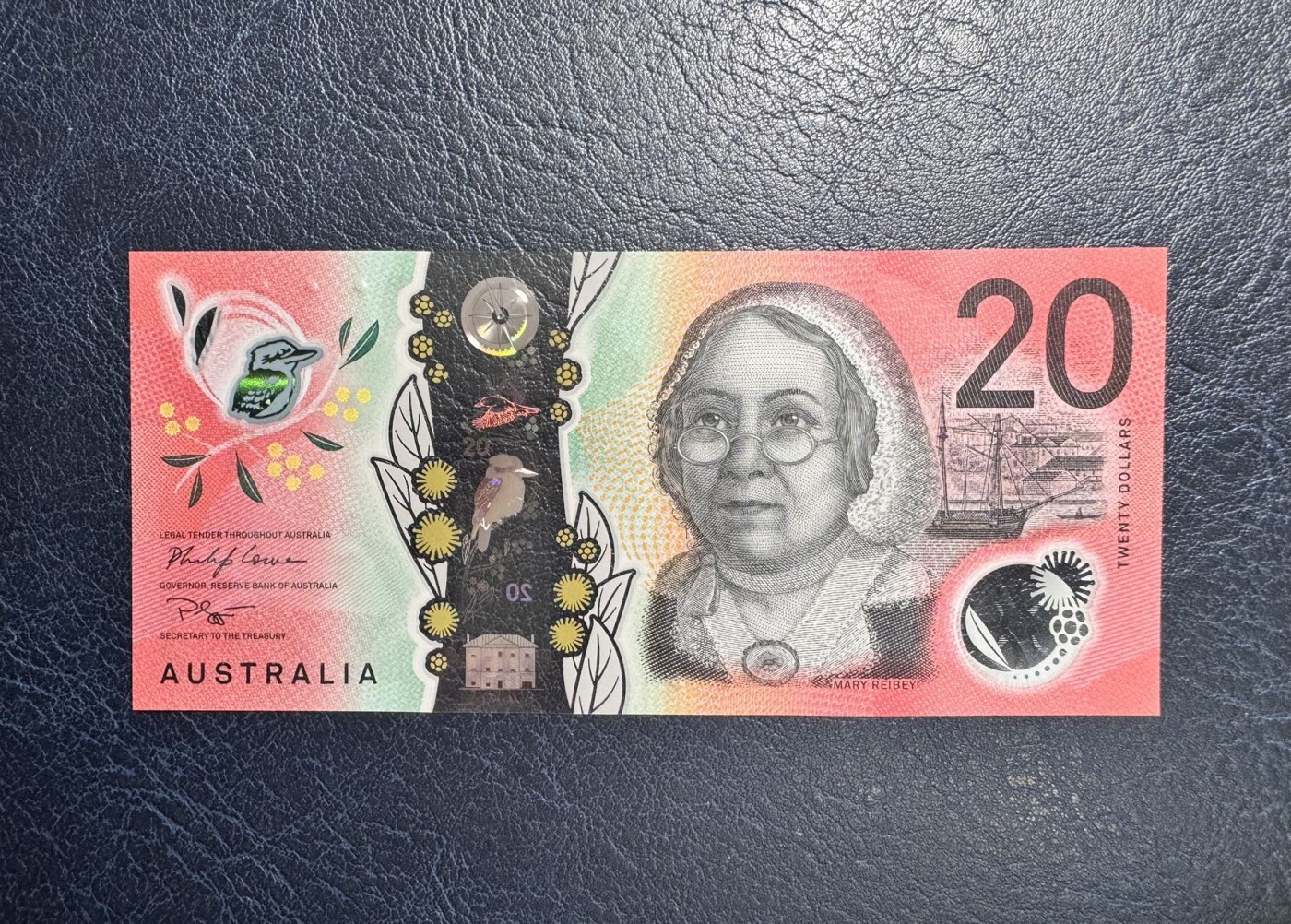 收藏联盟Quantum Auction 第342期拍卖  澳大利亚2019年20元 品相全新UNC 首发AA冠 号码无4  “皇家飞行医生服务”组织创始人 牧师 约翰.弗林