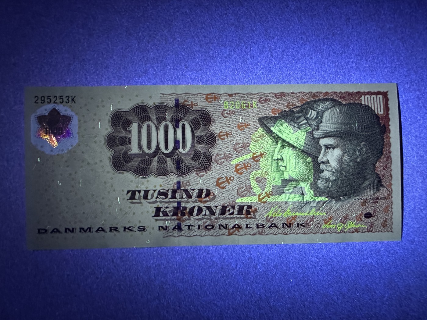 《张总收藏》149期-五一外币小高货场 丹麦1000克朗 UNC 2006年浮雕版 丹麦画家安娜·安切尔夫妇 无47