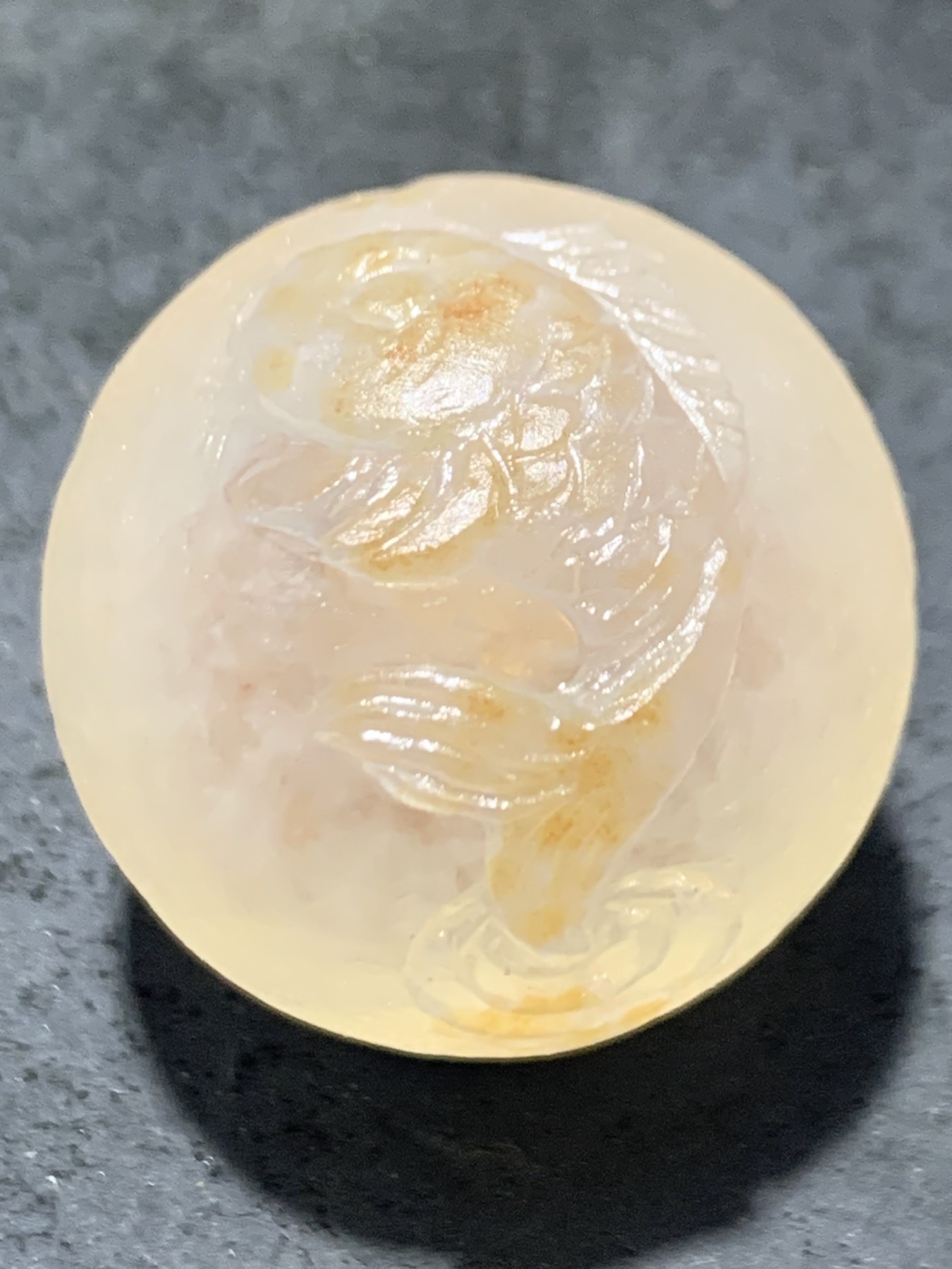 精美冰飘亚光满冰飘糖心料战国红玛瑙手工俏色巧雕鲤鱼出水圆珠一个