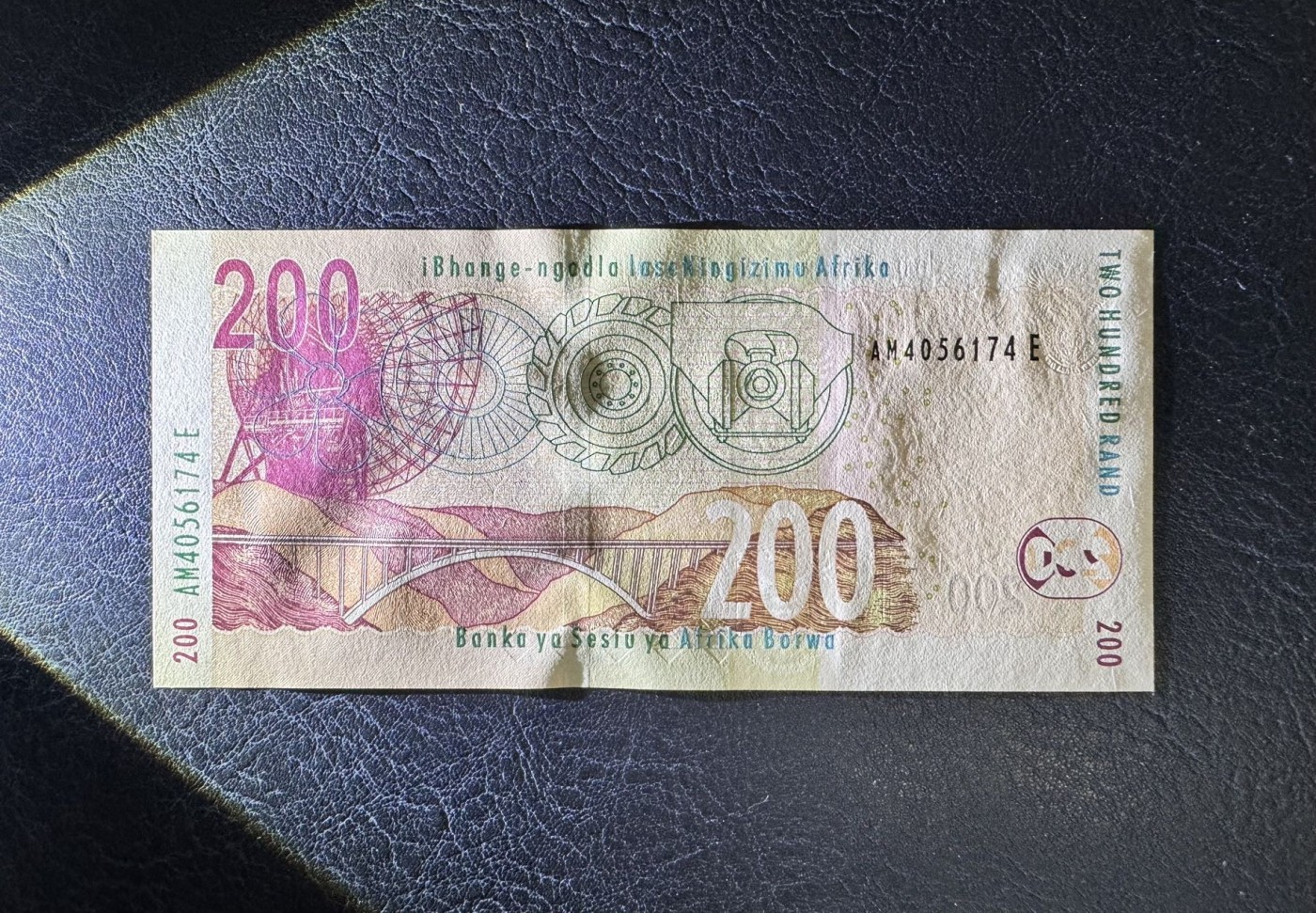 收藏联盟Quantum Auction 第342期拍卖  南非2005年200兰特 品相全新UNC a版签名 花豹