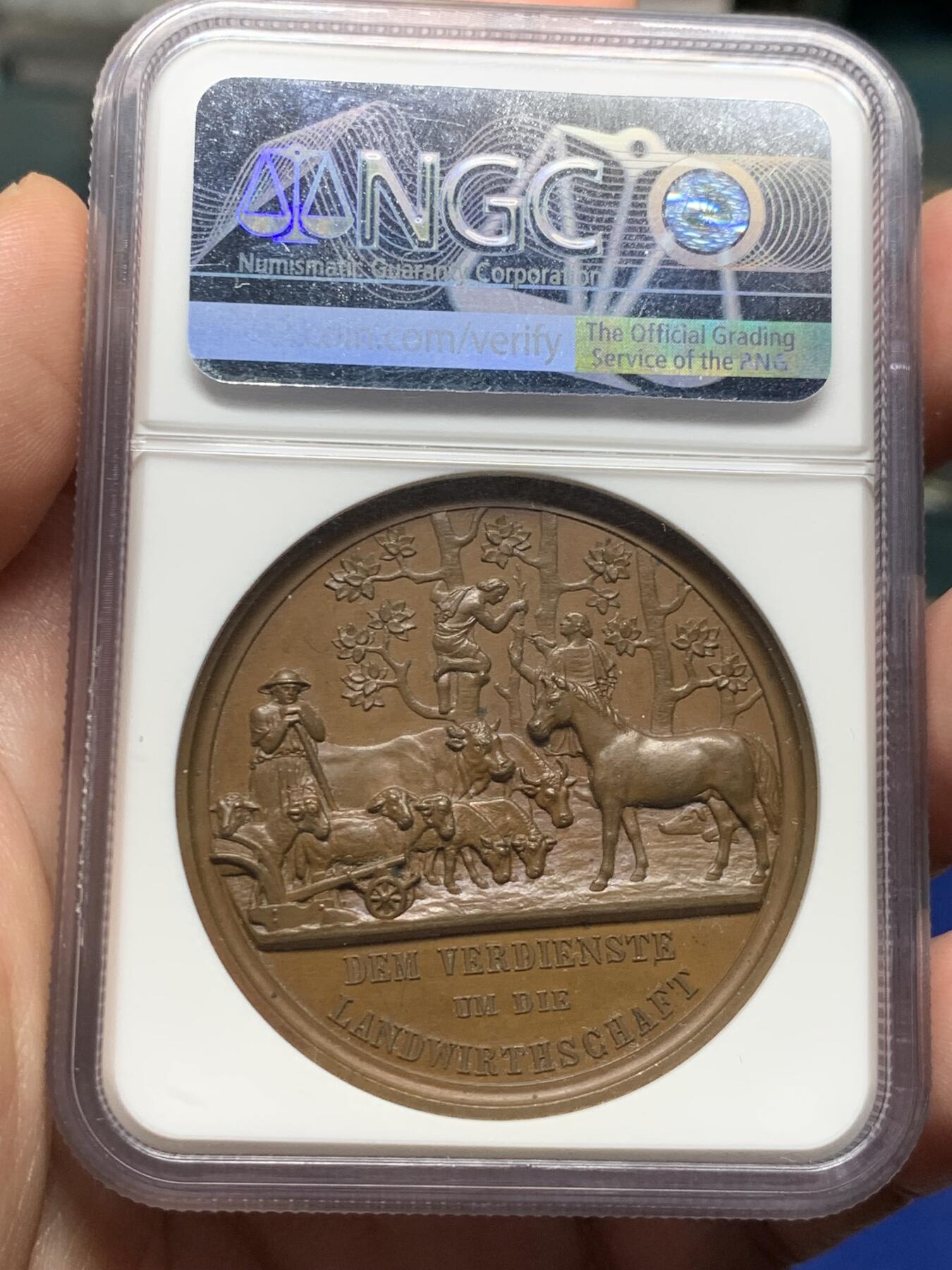 《竞宝斋》立夏专场特拍 （第2-1场）全场顺丰包邮 265场 NGC MS64BN 德国萨克森-科堡-哥达1872年农业大铜章 加厚盒子 细节及其丰富 人物高浮雕