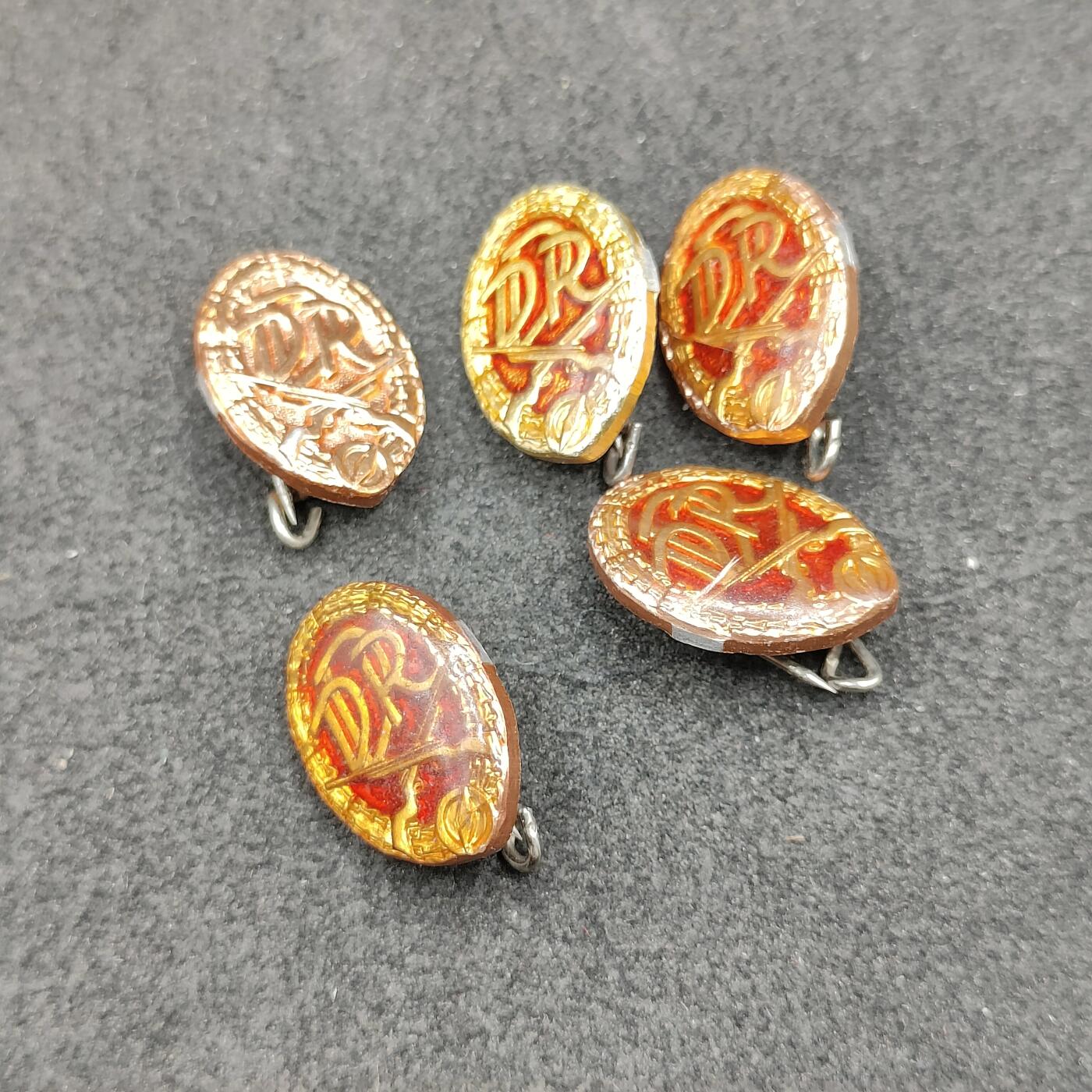 全场0元起拍 第153期 咸鱼国勋章拍卖专场 5月5日（周日）下午6：00开始 东德军事技能章五个