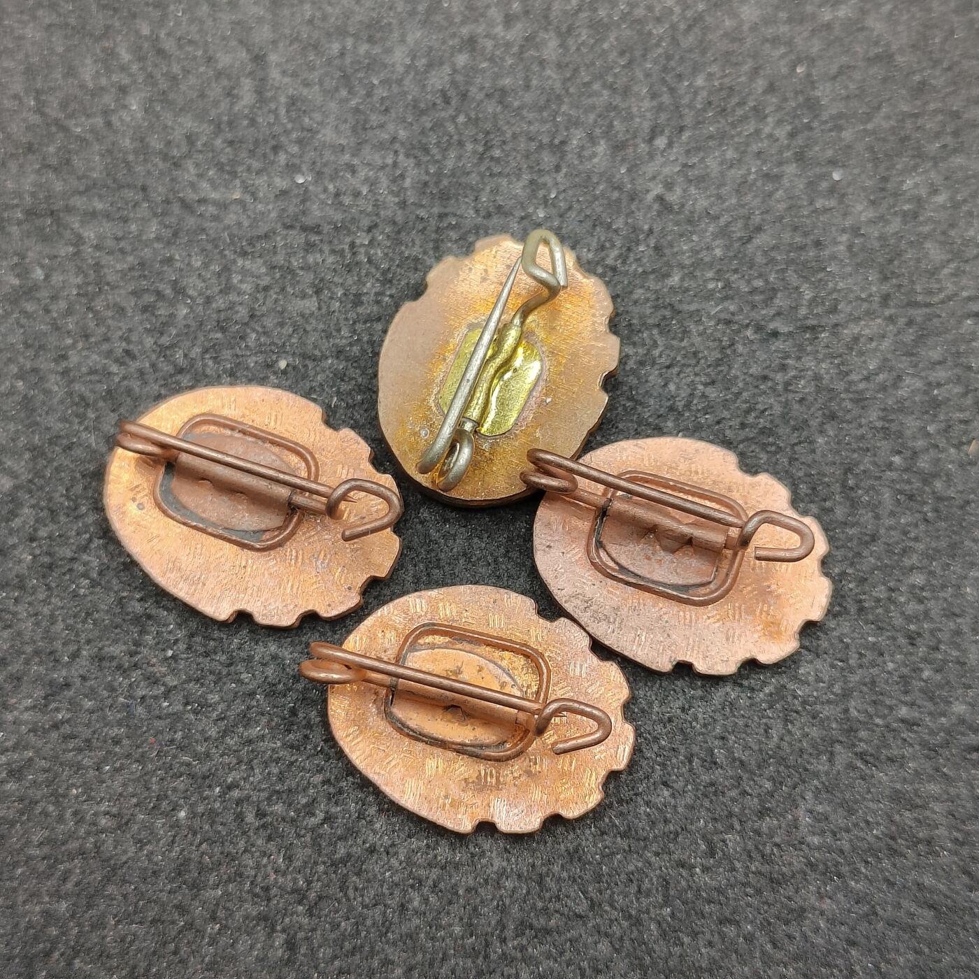 全场0元起拍 第153期 咸鱼国勋章拍卖专场 5月5日（周日）下午6：00开始 东德gst徽章四个