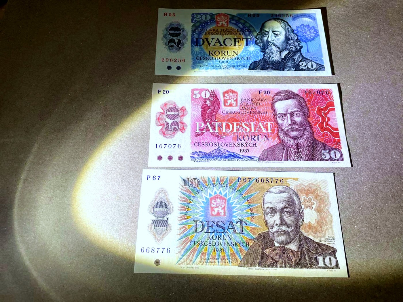 【Blue Auction】✨世界纸币精拍第470期【精】 【一组3张】捷斯 1986-88年10-50克朗 全新UNC