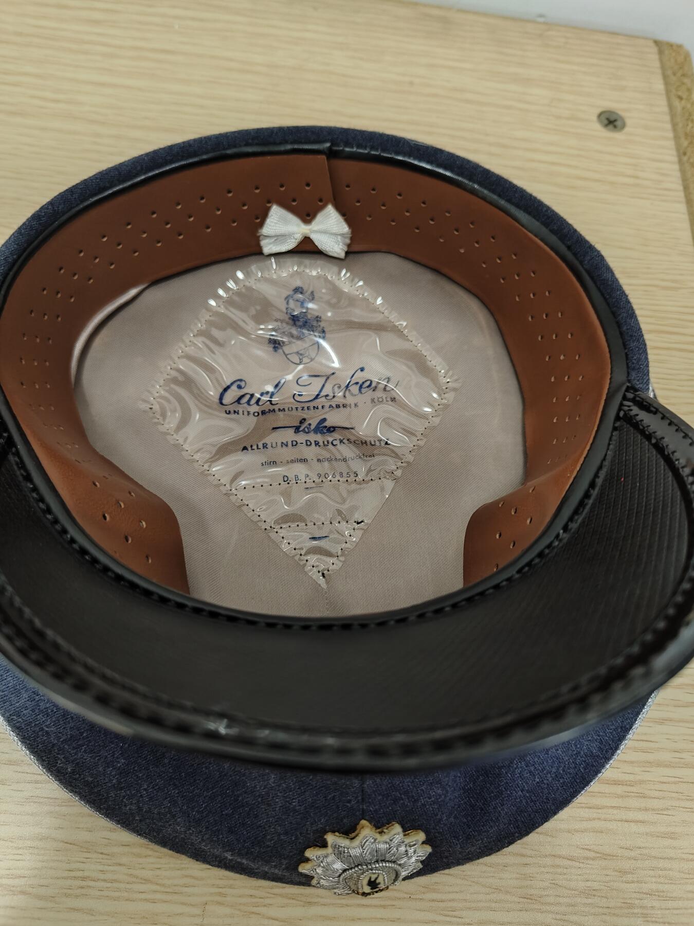 全场0元起拍 第153期 咸鱼国勋章拍卖专场 5月5日（周日）下午6：00开始 西德柏林警察大檐帽 58CM