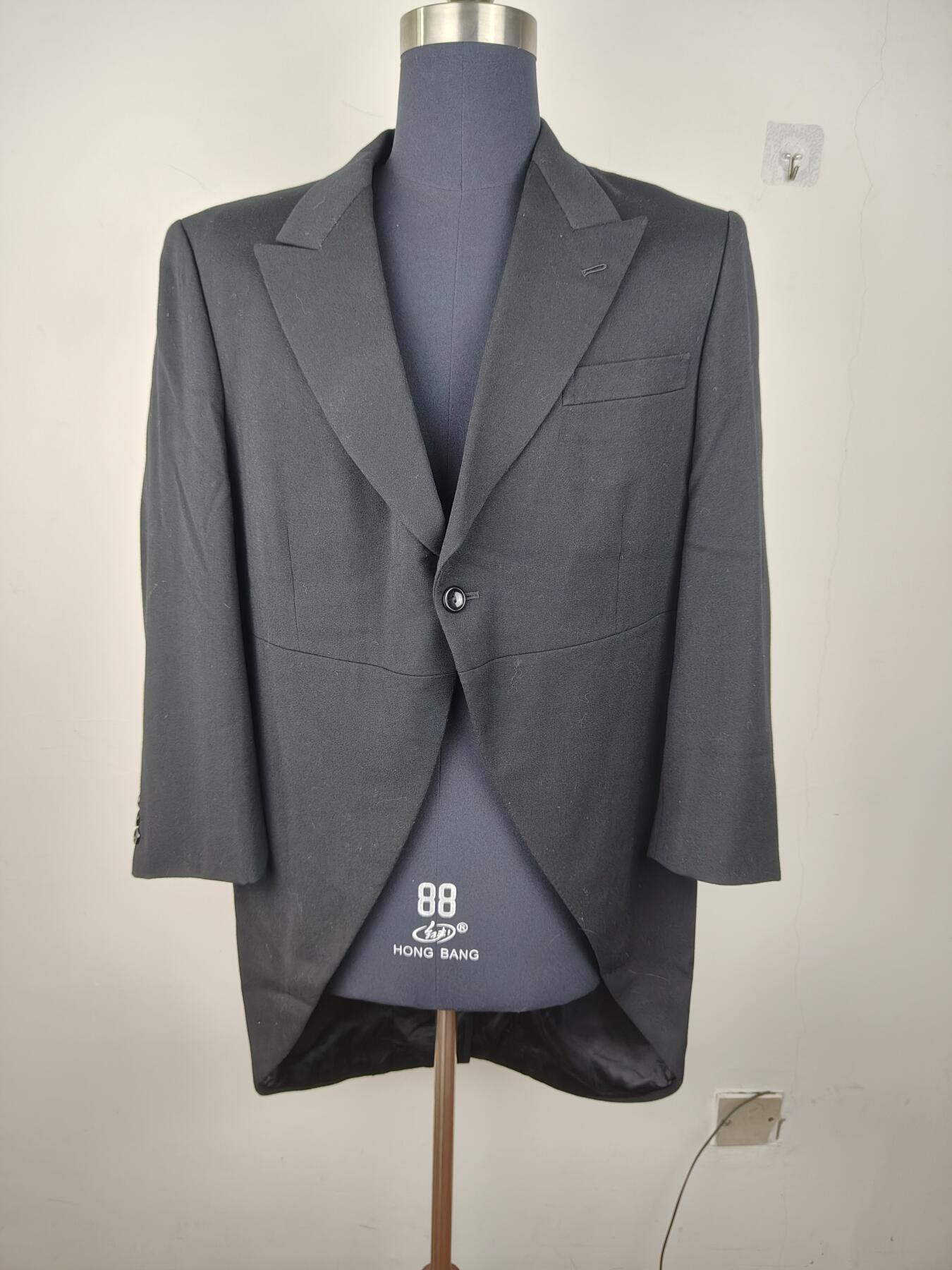 全场0元起拍 第153期 咸鱼国勋章拍卖专场 5月5日（周日）下午6：00开始 日本纯羊毛晨礼服上衣 胸围104 肩宽46 衣长95 袖长56