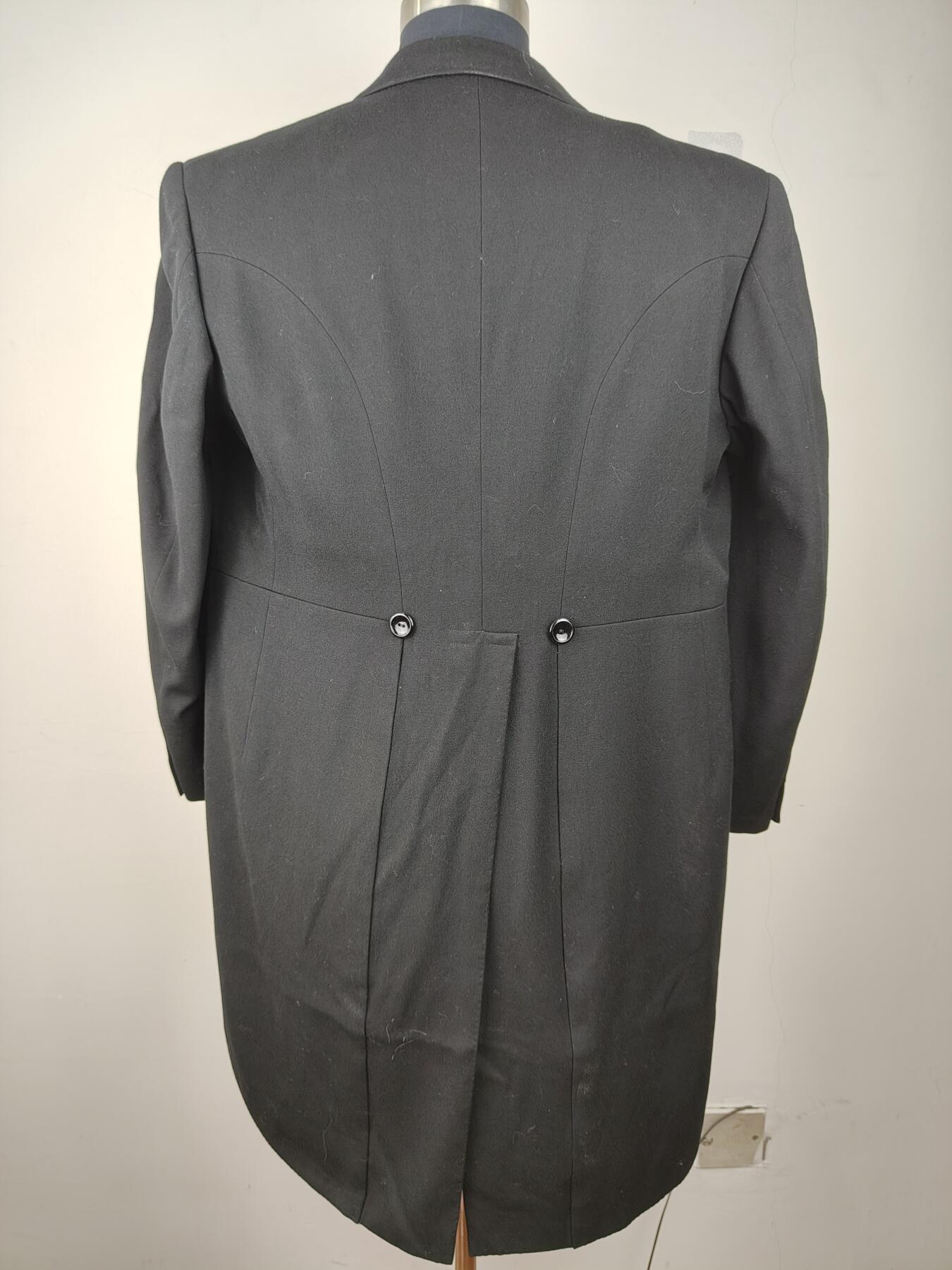 全场0元起拍 第153期 咸鱼国勋章拍卖专场 5月5日（周日）下午6：00开始 日本纯羊毛晨礼服上衣 胸围104 肩宽46 衣长95 袖长56