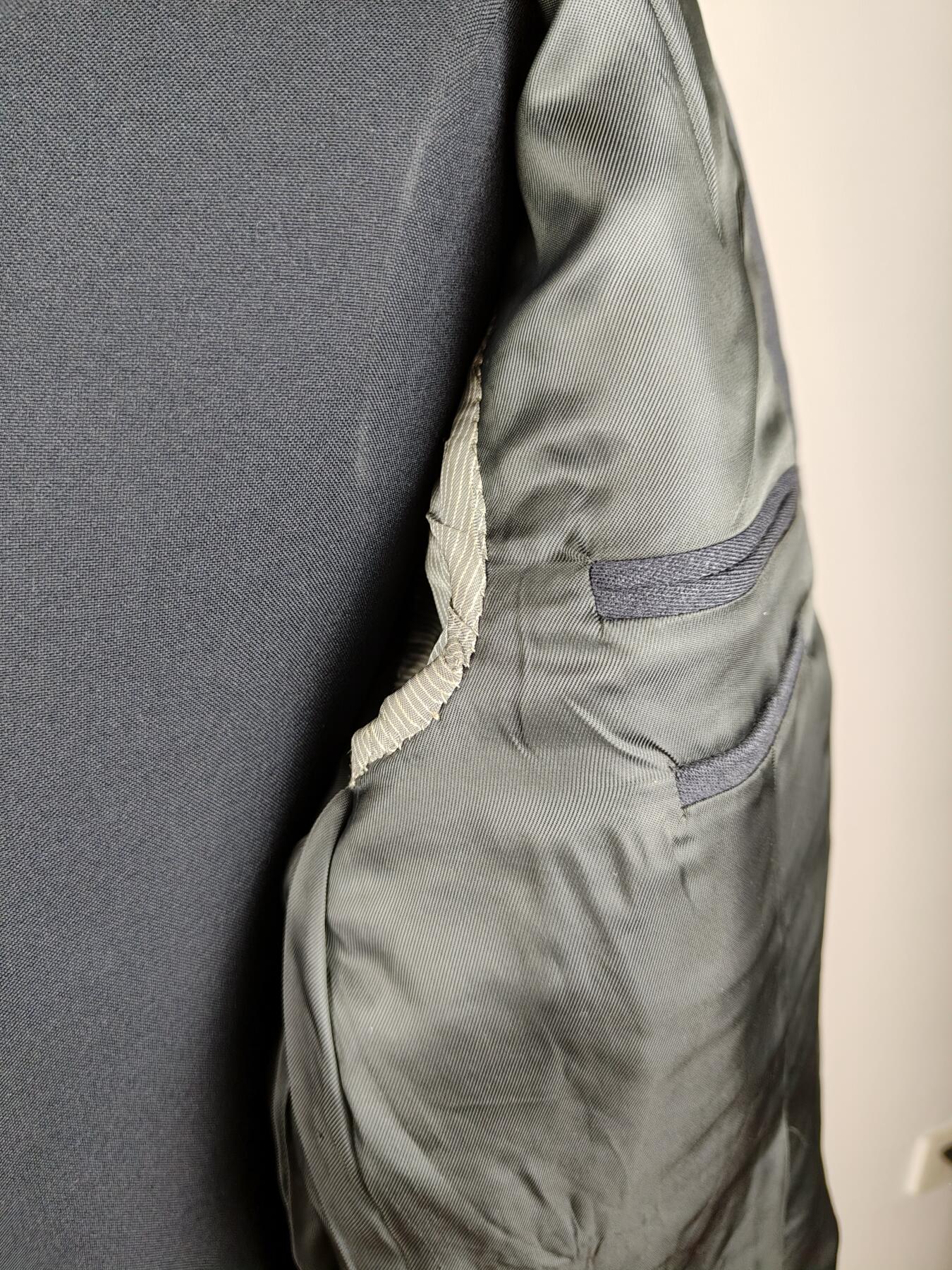 全场0元起拍 第153期 咸鱼国勋章拍卖专场 5月5日（周日）下午6：00开始 西柏林警察制服上衣胸围108 肩宽46 衣长77 袖长58