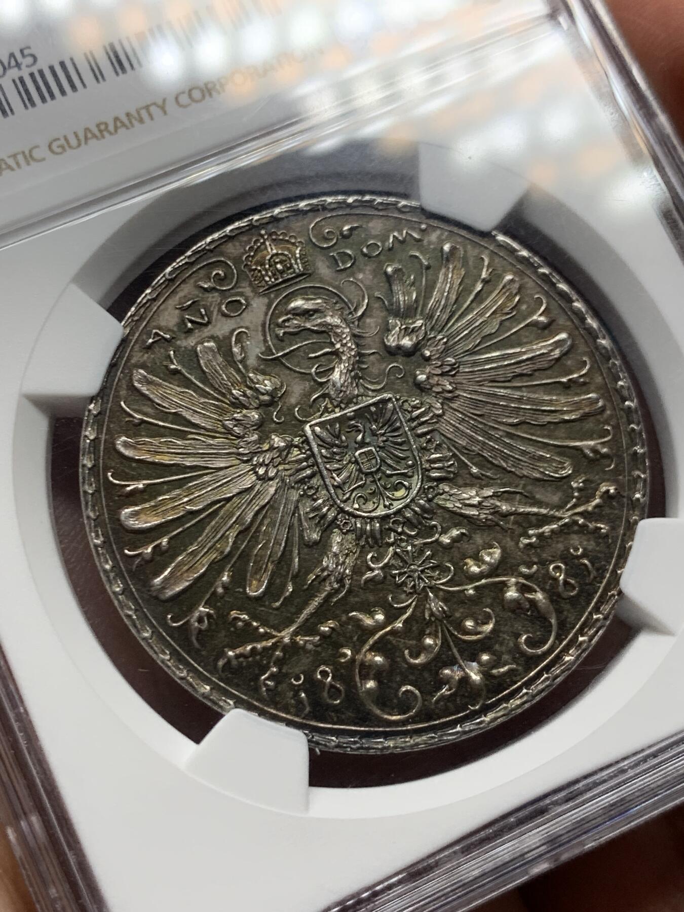 《竞宝斋》立夏专场特拍 （第2-1场）全场顺丰包邮 265场 NGC MS67 德国1881年巴伐利亚射击节银章 唯一冠军分！毫无磨损＋五彩包浆的顶级状态 颜值拉满（此章分为慕尼黑市和巴伐利亚州两版本，此枚为数量更少的州版）