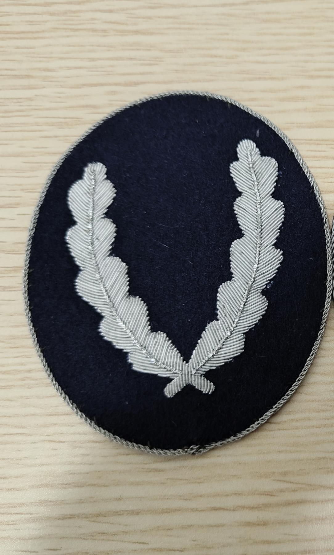 全场0元起拍 第153期 咸鱼国勋章拍卖专场 5月5日（周日）下午6：00开始 西德柏林警察刺绣臂章 高级警官/将官 橡叶样式