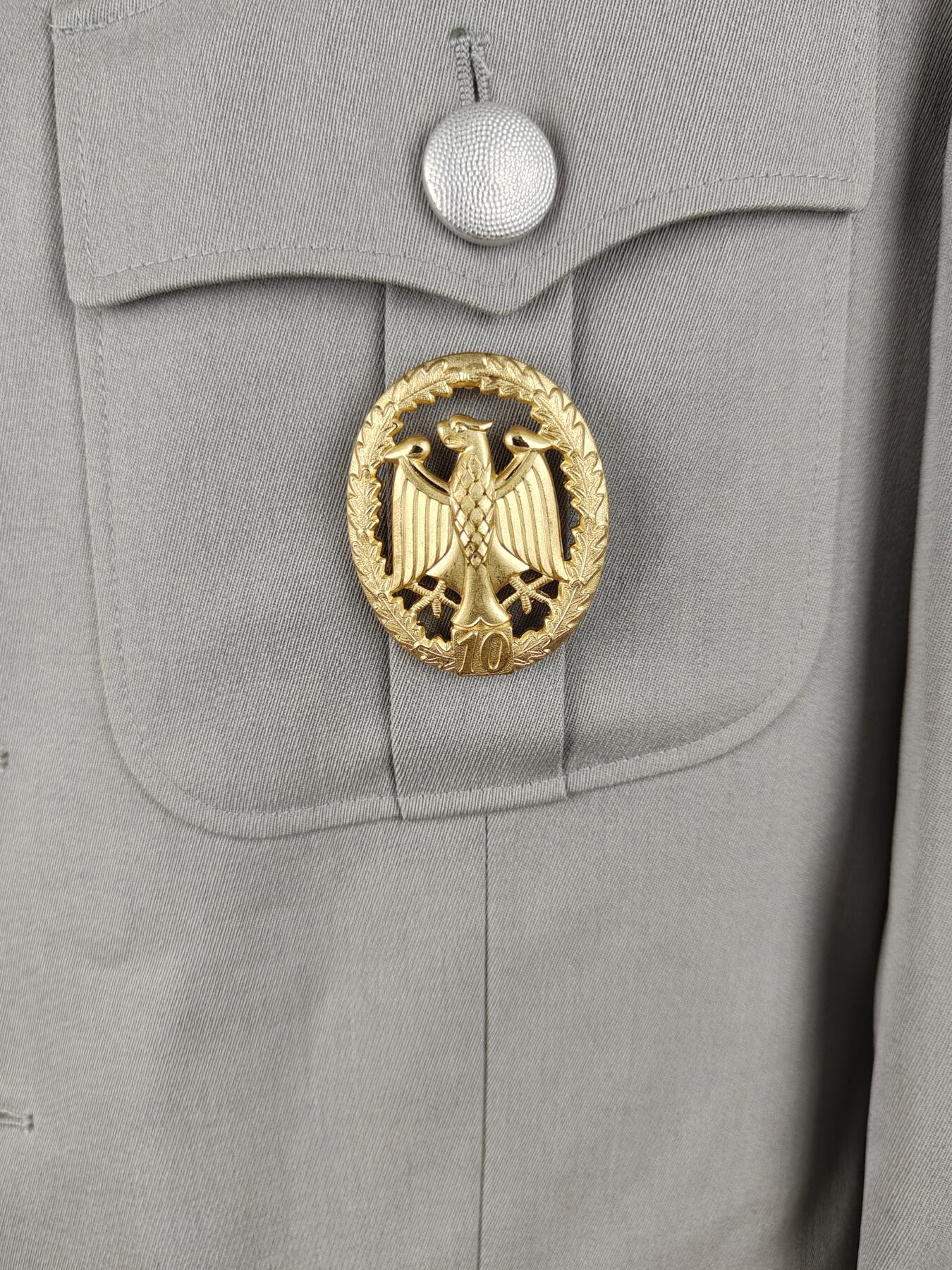 全场0元起拍 第153期 咸鱼国勋章拍卖专场 5月5日（周日）下午6：00开始 西德BW工兵常服中校一套 胸围104 肩宽46 衣长79 袖长65 腰围86 裤长101