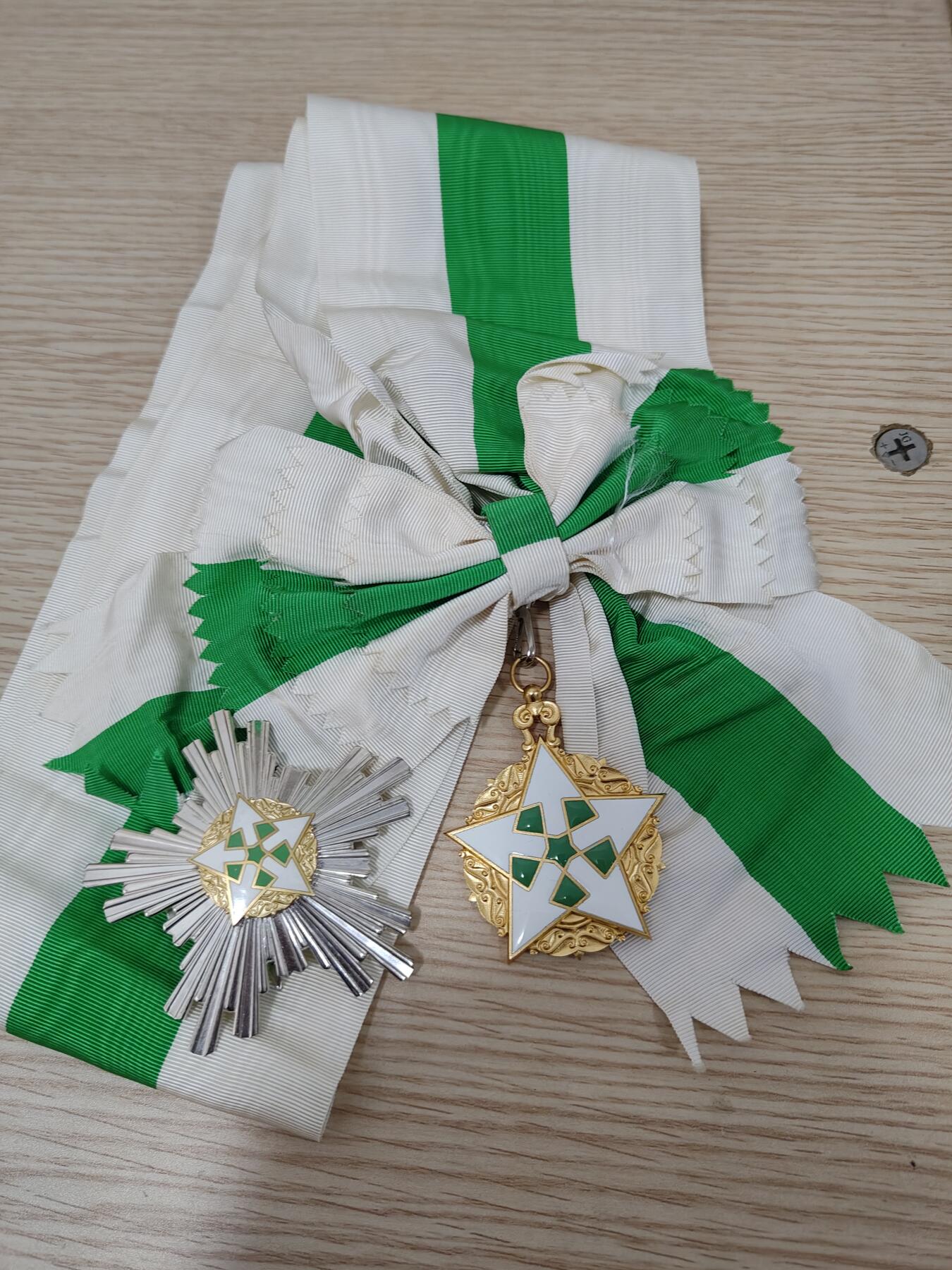 全场0元起拍 第153期 咸鱼国勋章拍卖专场 5月5日（周日）下午6：00开始 叙利亚大十字级功绩勋章大绶星芒银质带标