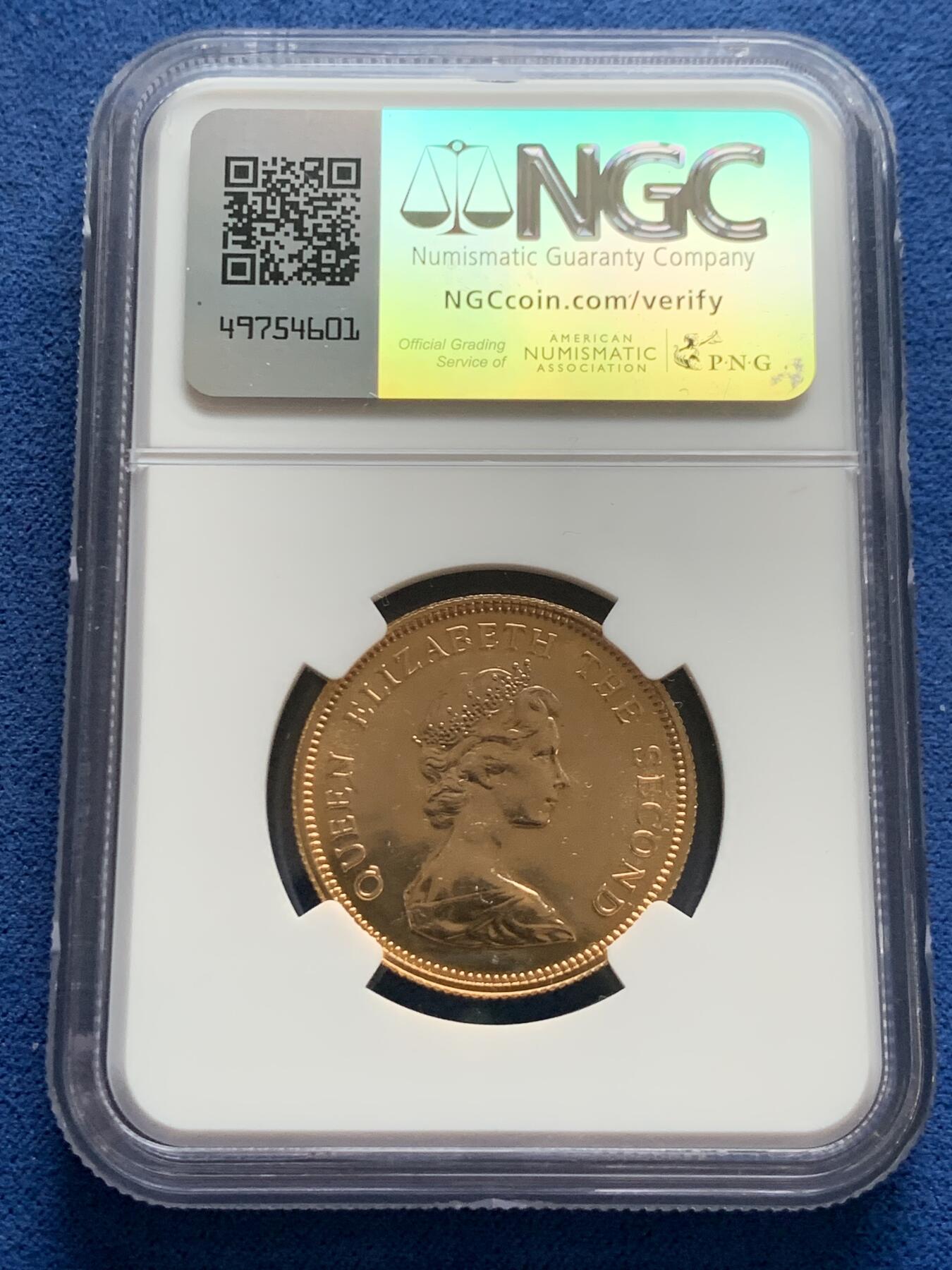 《竞宝斋》立夏专场特拍 （第2-1场）全场顺丰包邮 265场 NGC MS68 香港1975年女王第一次访港千元金币 港英盾徽 附红色礼盒 第一轮比第二轮稀少很多 普制高分极难 冠军分69仅十枚 金价稳固