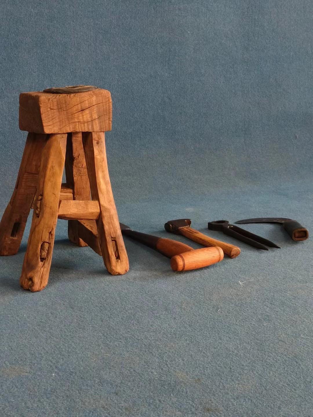 抗战时期军队用的钉马掌的工具一套  