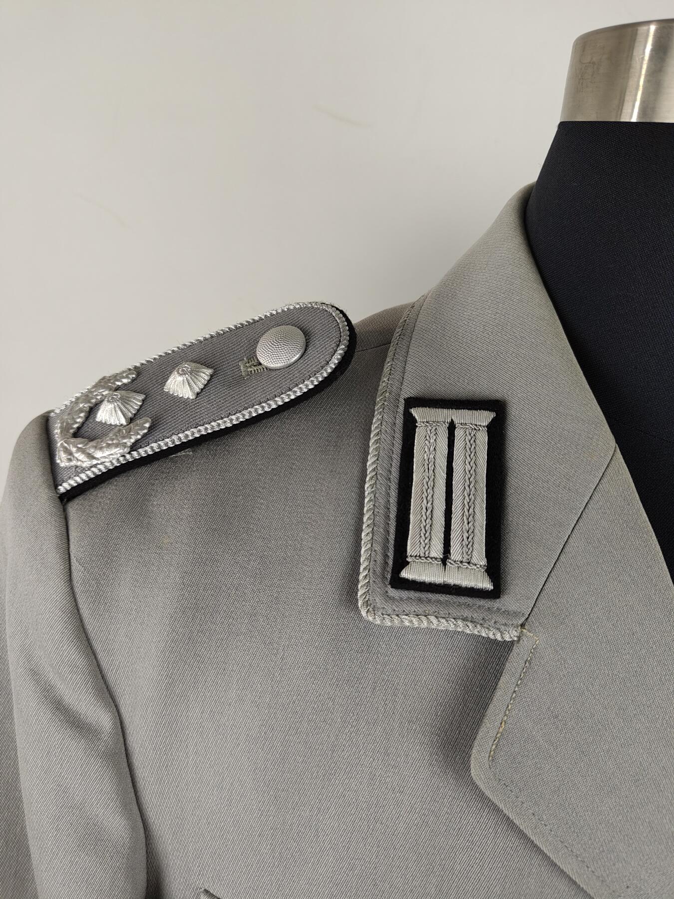 全场0元起拍 第153期 咸鱼国勋章拍卖专场 5月5日（周日）下午6：00开始 西德BW工兵常服中校一套 胸围104 肩宽46 衣长79 袖长65 腰围86 裤长101