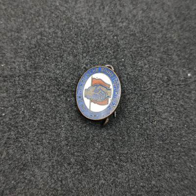 全场0元起拍 第153期 咸鱼国勋章拍卖专场 5月5日（周日）下午6：00开始 - 东德社会统一党早期珐琅党徽