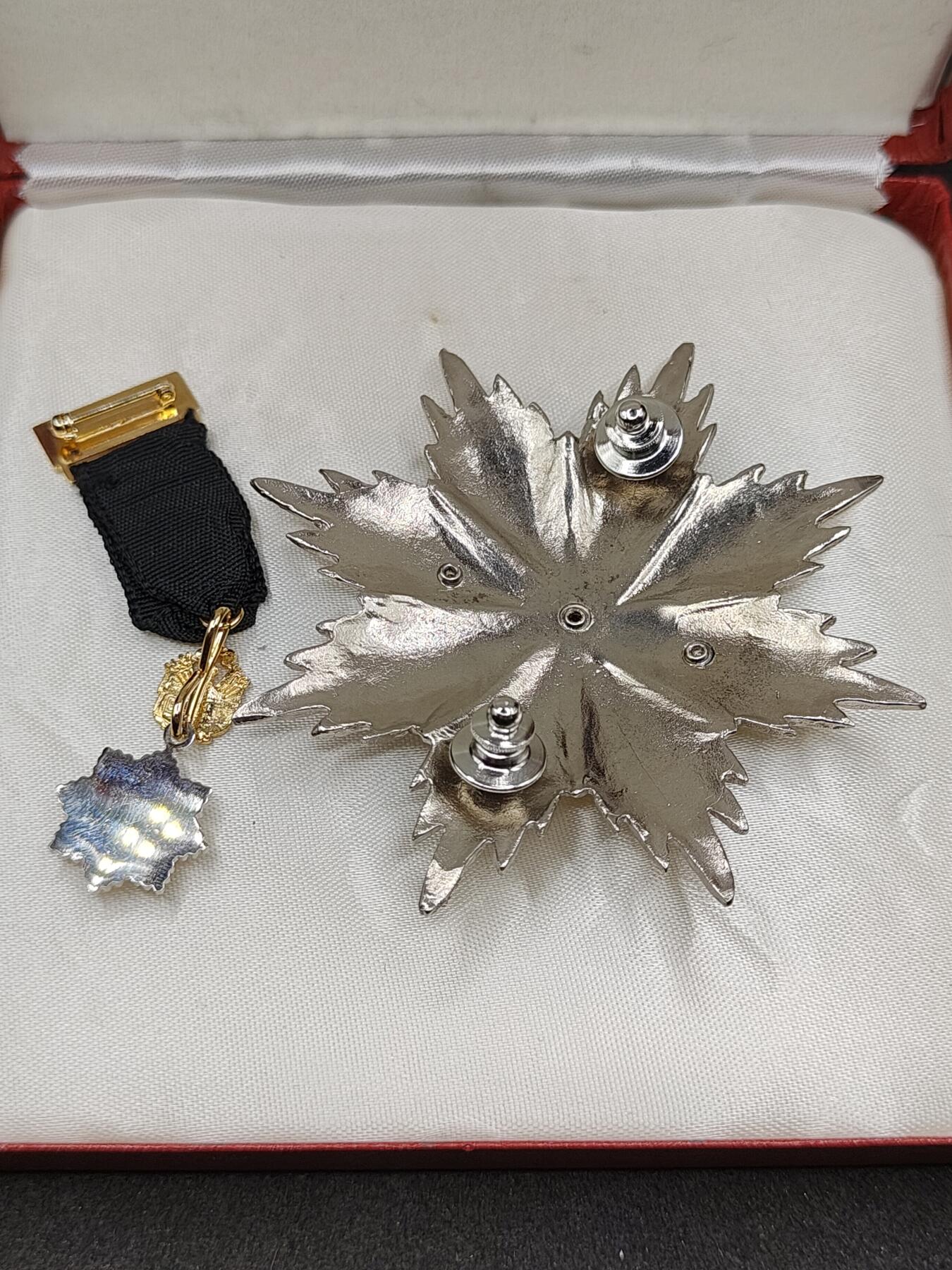 全场0元起拍 第153期 咸鱼国勋章拍卖专场 5月5日（周日）下午6：00开始 蒂冈教皇国聖墓骑士团勋章大军官级星芒章带略