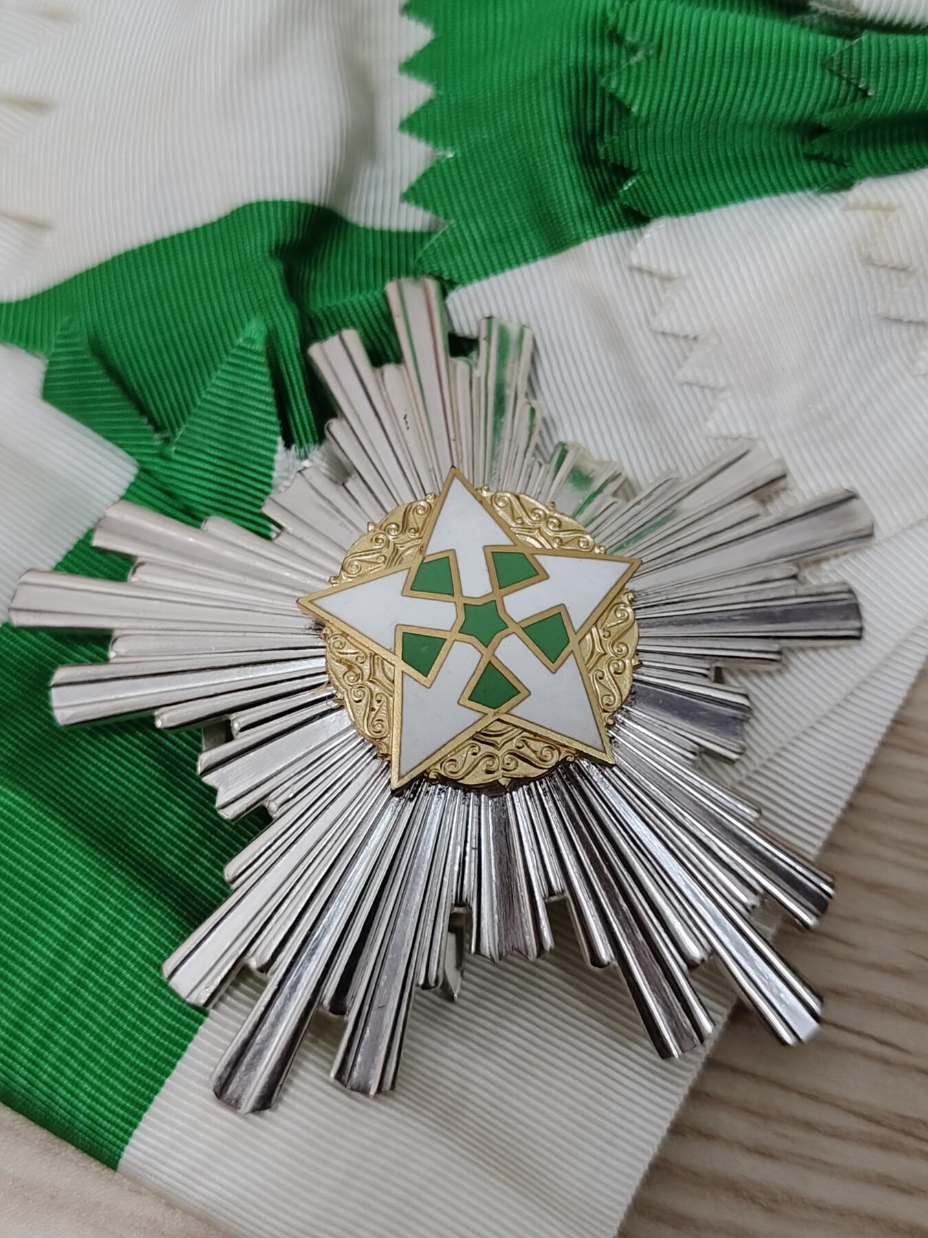 全场0元起拍 第153期 咸鱼国勋章拍卖专场 5月5日（周日）下午6：00开始 叙利亚大十字级功绩勋章大绶星芒银质带标