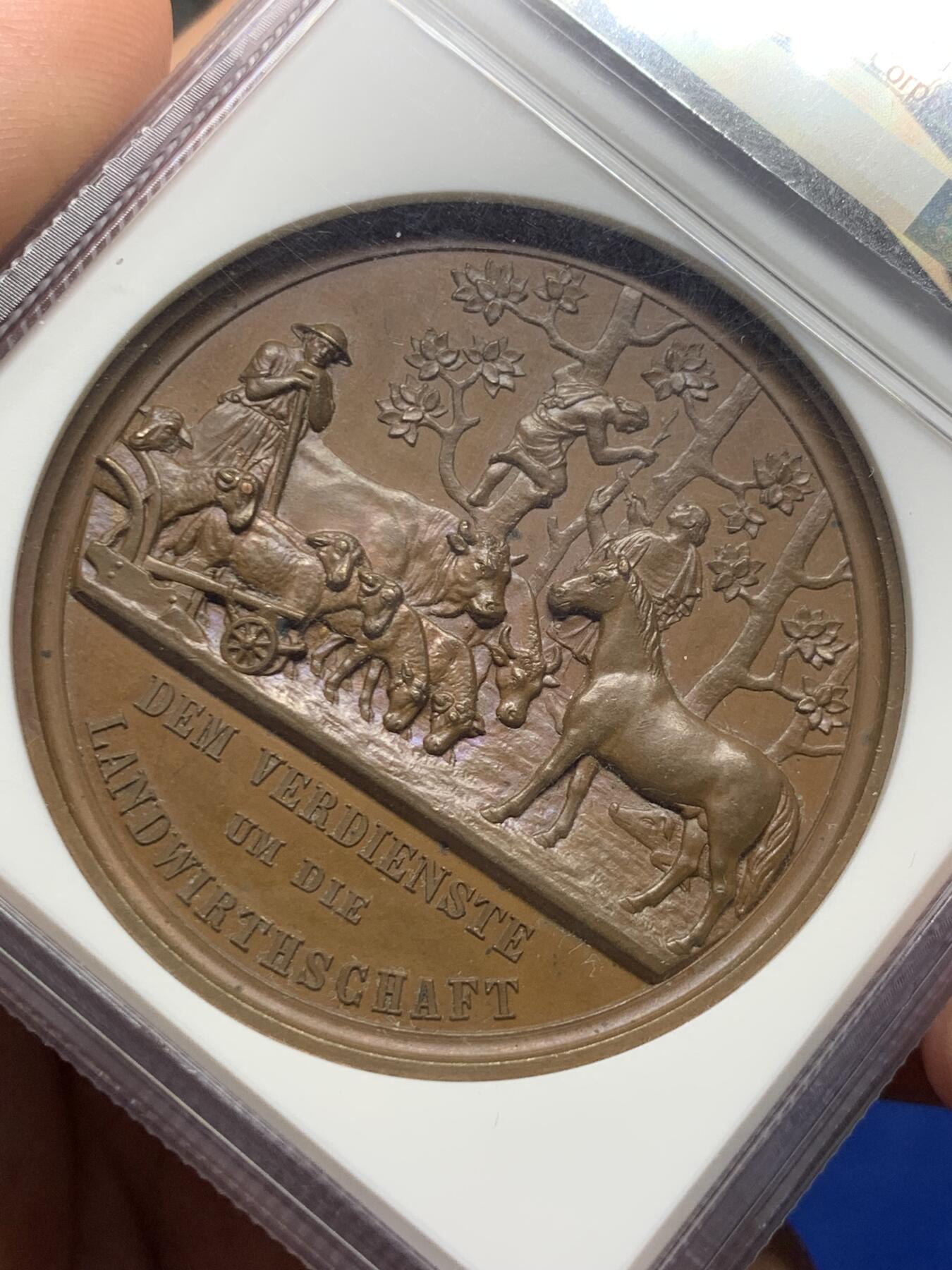 《竞宝斋》立夏专场特拍 （第2-1场）全场顺丰包邮 265场 NGC MS64BN 德国萨克森-科堡-哥达1872年农业大铜章 加厚盒子 细节及其丰富 人物高浮雕