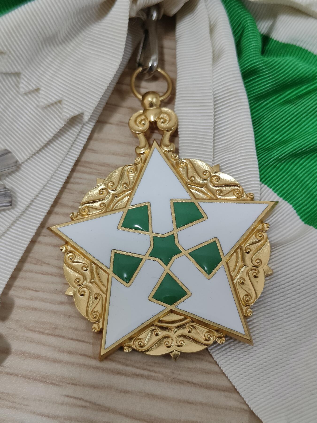 全场0元起拍 第153期 咸鱼国勋章拍卖专场 5月5日（周日）下午6：00开始 叙利亚大十字级功绩勋章大绶星芒银质带标