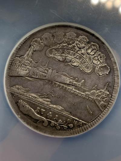 NGC AU50 瑞士 1741 巴塞尔 2泰勒 景观大银币 56克的大规格 整体状态非常喜人 慢慢岁月的痕迹  背面为带有巴塞尔徽章的翼龙 现在63分巴塞尔2泰勒最近已经过10万了