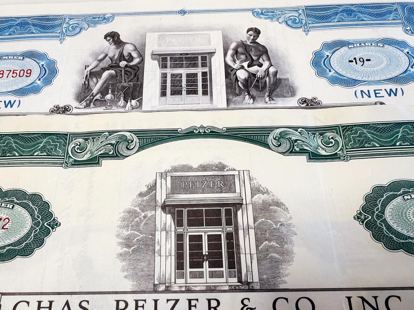 著名的辉瑞制药公司股票4张不同大通银行代理发行包括一张早期品种雕刻版印制- 美钞公司雕刻作品发烧友- 美钞公司雕刻作品发烧友-