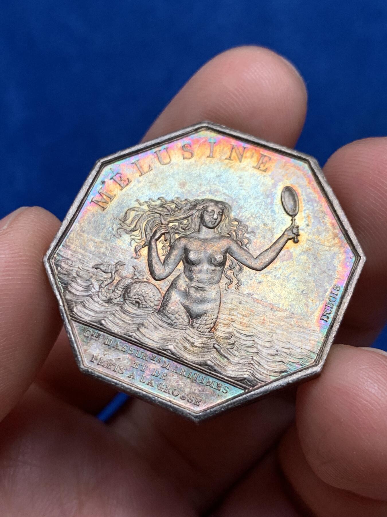 《竞宝斋》立夏专场特拍 （第2-1场）全场顺丰包邮 265场 名誉品 法国1832至1841年海洋保险 海妖美人鱼 八角银质代币  约17.35克 33.2mm 神灯边铭