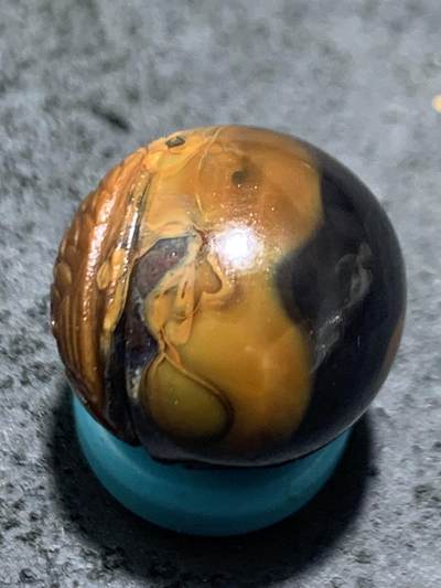 精美亚光战国红玛瑙手工巧雕胖鲤鱼小圆珠一个，寓意，富贵有鱼， 精美亚光战国红玛瑙手工巧雕胖鲤鱼小圆珠一个，寓意，富贵有鱼，