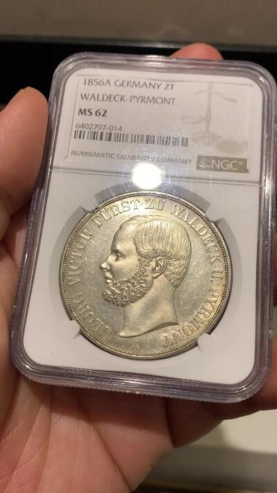 《竞宝斋》立夏专场特拍 （第2-1场）全场顺丰包邮 265场 NGC MS62 德国19世纪瓦尔德克-皮埃蒙特公国1856年流通2泰勒 发行量11375枚 经典小邦 37.11克大银币 即便在德拍上也是极少能见到的2T品种