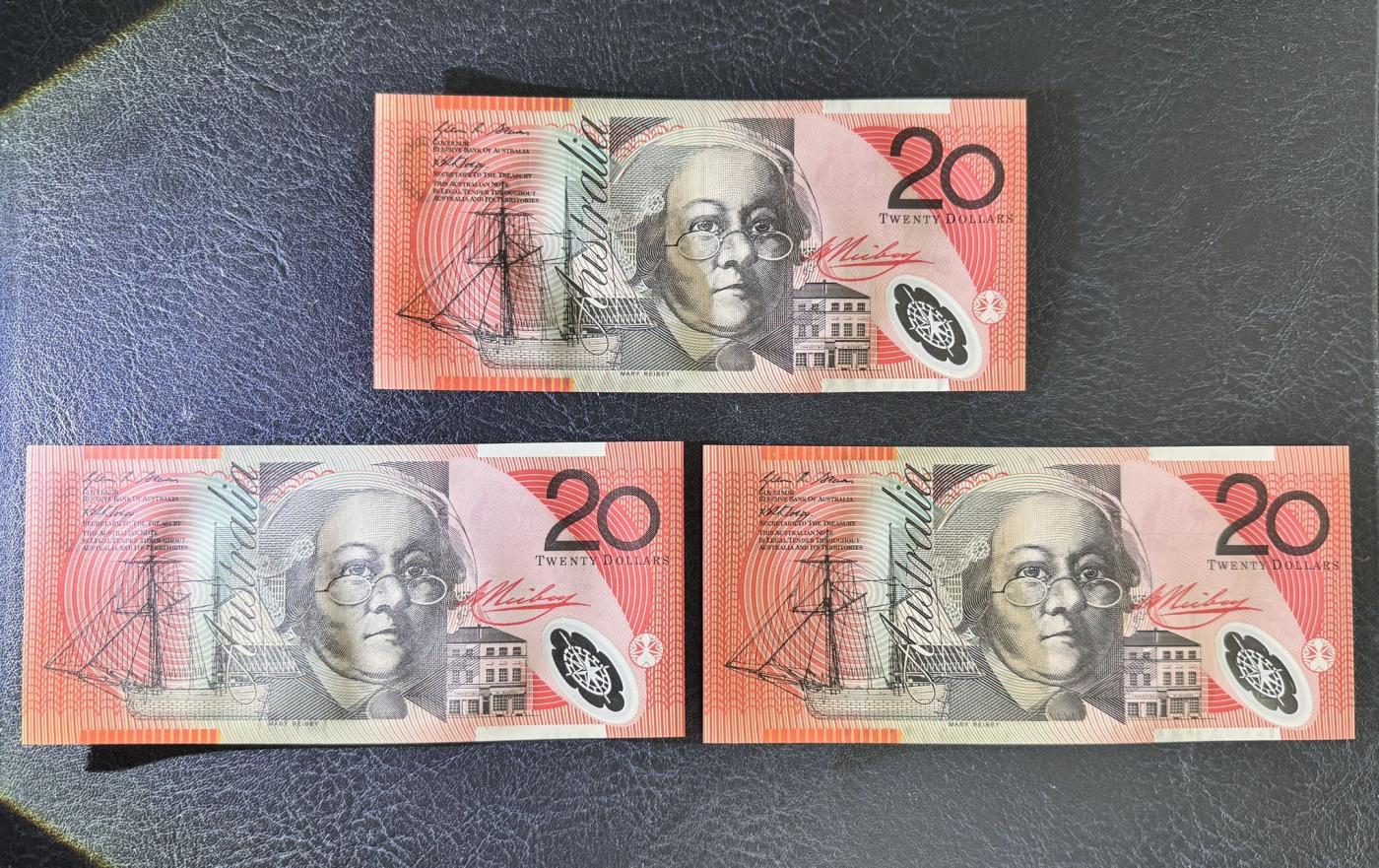 收藏联盟Quantum Auction 第343期拍卖  澳大利亚2008年20元三张 品相全新UNC 早期年份 “皇家飞行医生服务”组织创始人 牧师 约翰.弗林