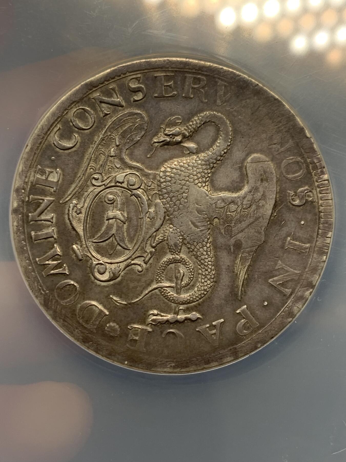 《竞宝斋》立夏专场特拍 （第2-1场）全场顺丰包邮 265场 NGC AU50 瑞士 1741 巴塞尔 2泰勒 景观大银币 56克的大规格 整体状态非常喜人 慢慢岁月的痕迹  背面为带有巴塞尔徽章的翼龙 现在63分巴塞尔2泰勒最近已经过10万了