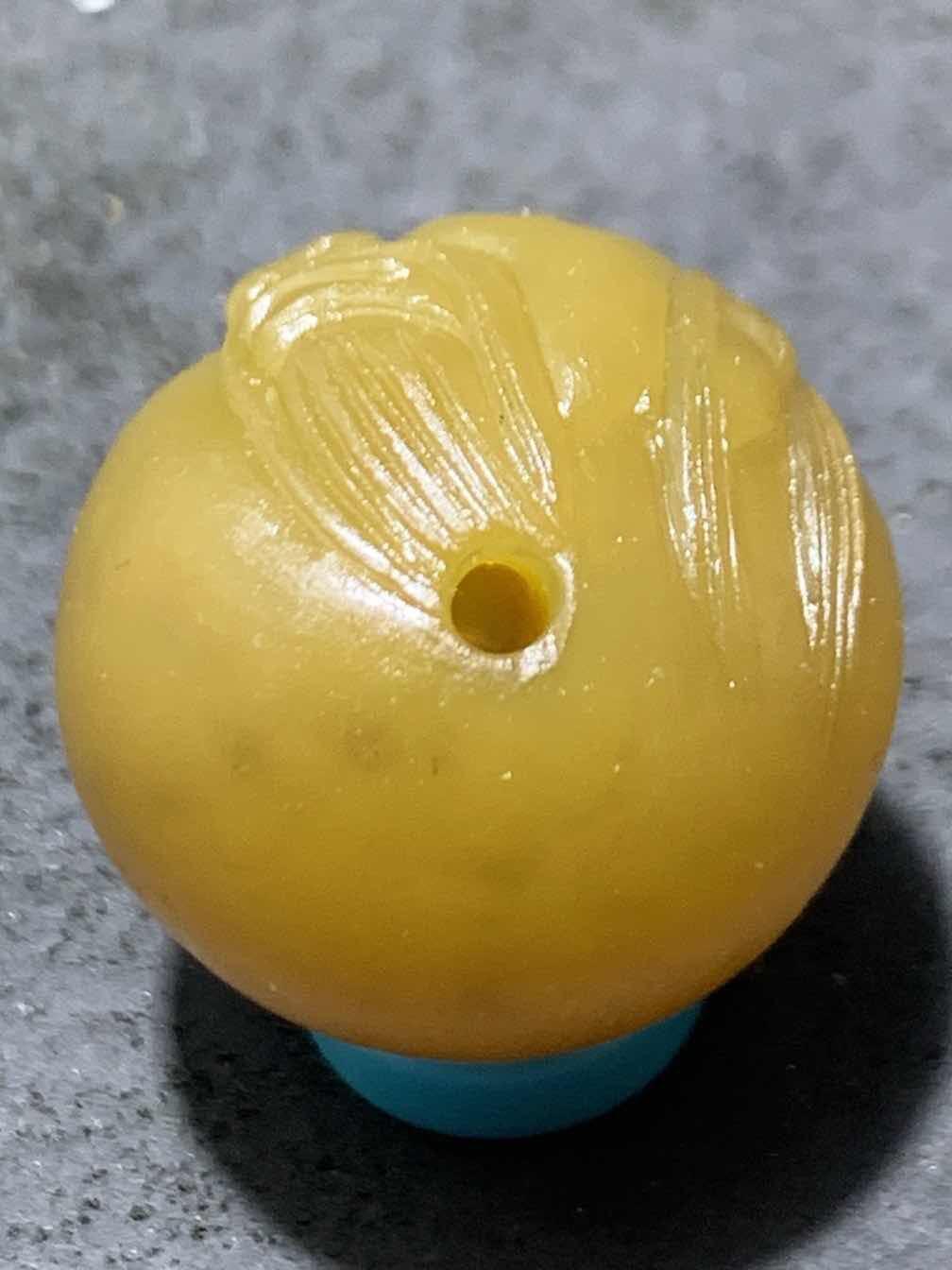 精美亚光高玉化战国红玛瑙手工雕刻忠义关二爷圆珠一个，
