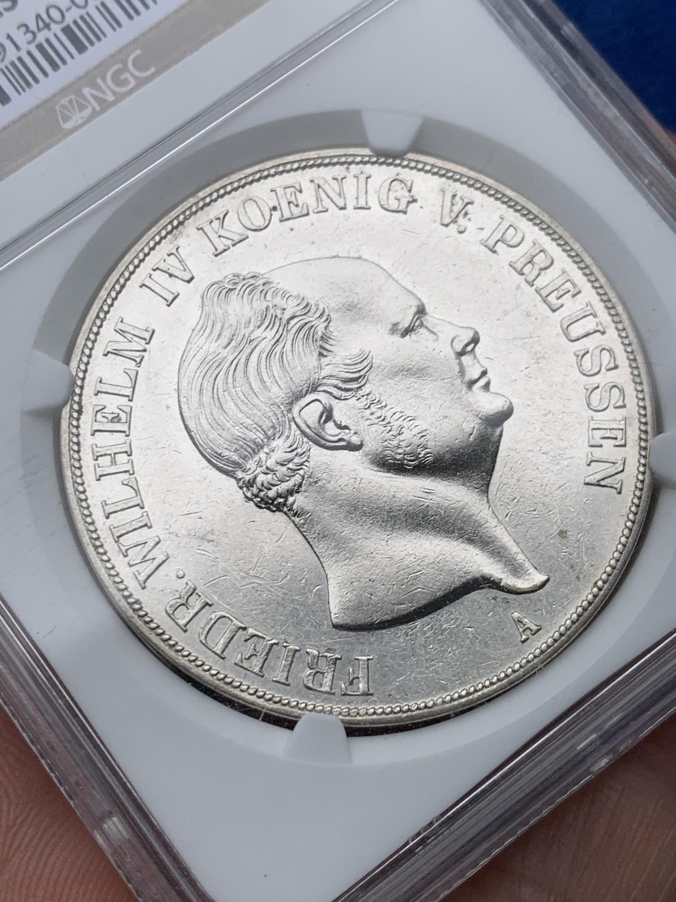 《竞宝斋》立夏专场特拍 （第2-1场）全场顺丰包邮 265场 NGC MS62 德国1855年 普鲁士经典洋葱头2泰勒 37克大银币 PL底板拍照不易，早期NGC保存的很不错