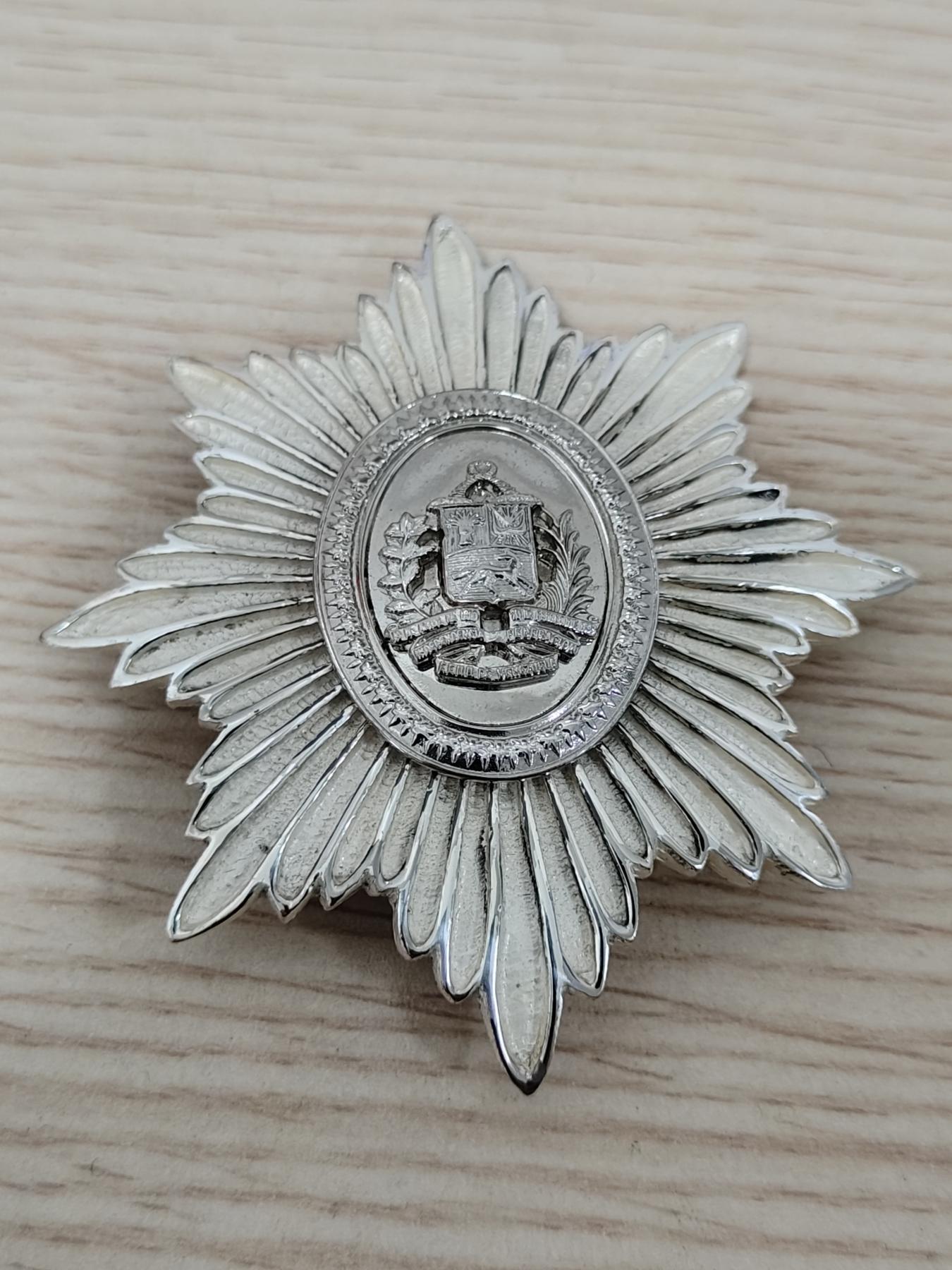 全场0元起拍 第154期 咸鱼国勋章拍卖专场 5月8日（周三）下午6：00开始 委内瑞拉最高荣誉 解放者勋章星芒 玻利瓦尔勋章